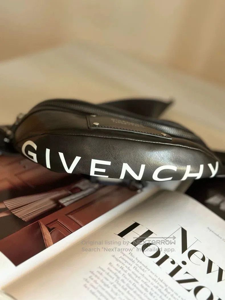 Givenchy Givenchy Tag Series Black Fanny Pack. Size ONE SIZE - 3 Thumbnail