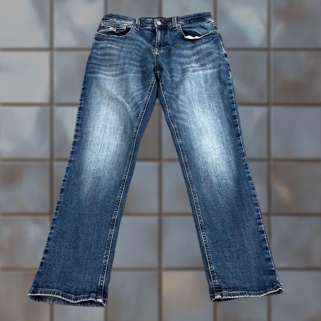 Tommy Hilfiger Tommy Hilfiger Jeans Slim Scanton 32 30 Mid Wash Blue Whiskers Stretch Logo Mens Denim 5-Pocket Style Tapered Blue Jeans Regular Size US 32 / EU 48 - 1 Thumbnail