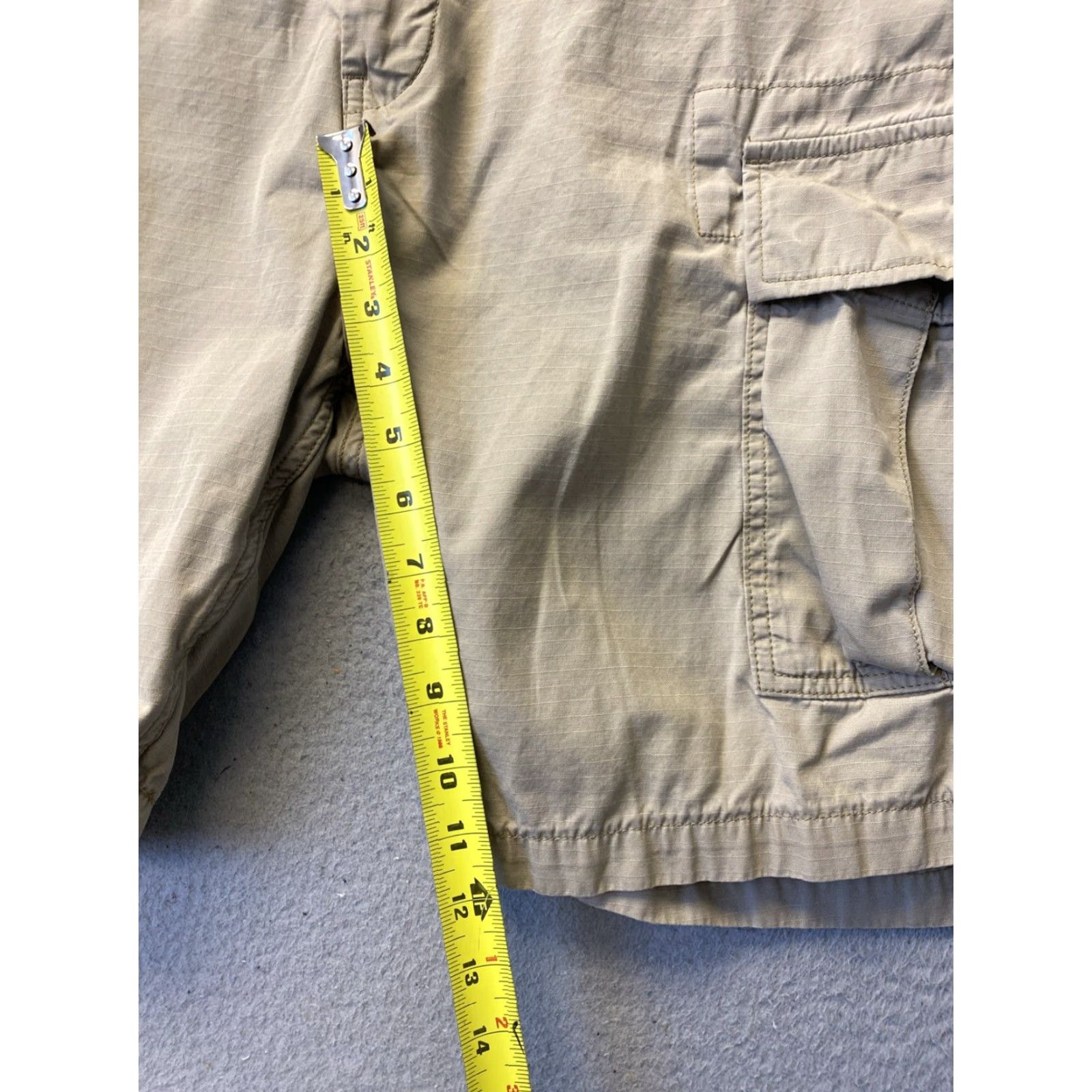 Levi's Levi's Men's Cargo Shorts 40 Relaxed Fit Cotton Blend Tan Casual Army Style Belted Size US 40 / EU 56 - 6 Thumbnail