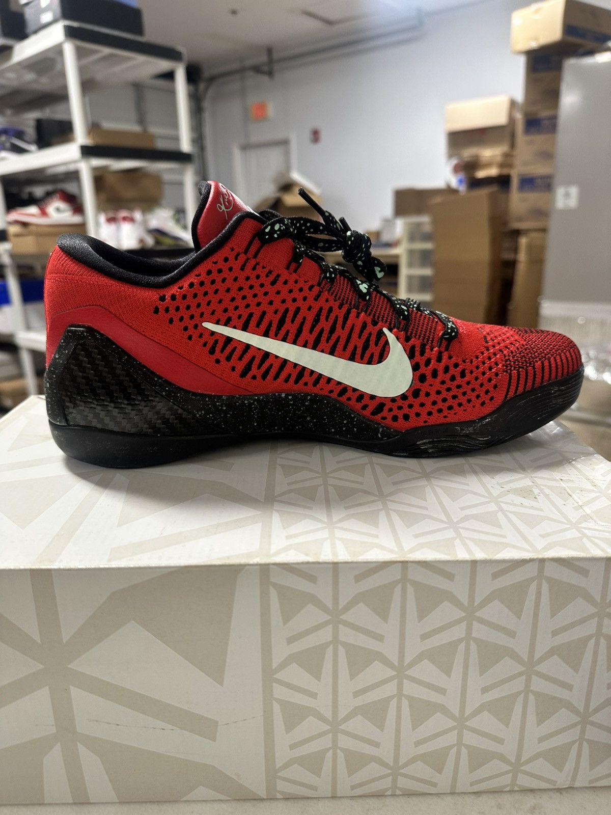 Nike Kibe elite low university red Size US 9 / EU 42 - 5 Thumbnail