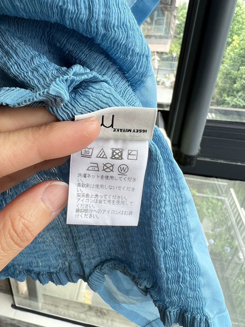 Issey Miyake Issey Miyake size:one size Blue crepe short-sleeved shirt Size S / US 4 / IT 40 - 4 Thumbnail