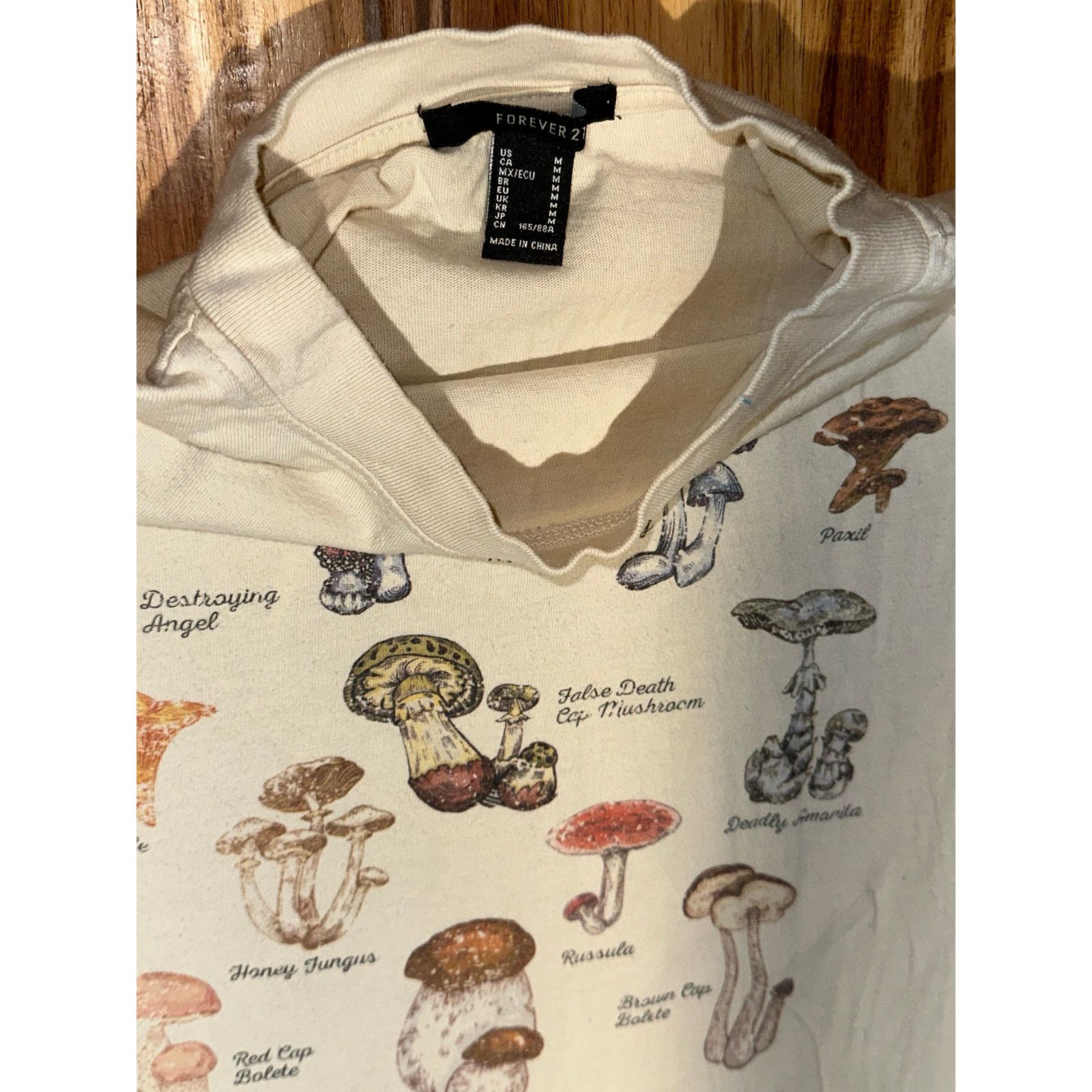 Forever 21 Forever 21 Mushroom Guide Size Medium Shirt Size M / US 6-8 / IT 42-44 - 4 Thumbnail