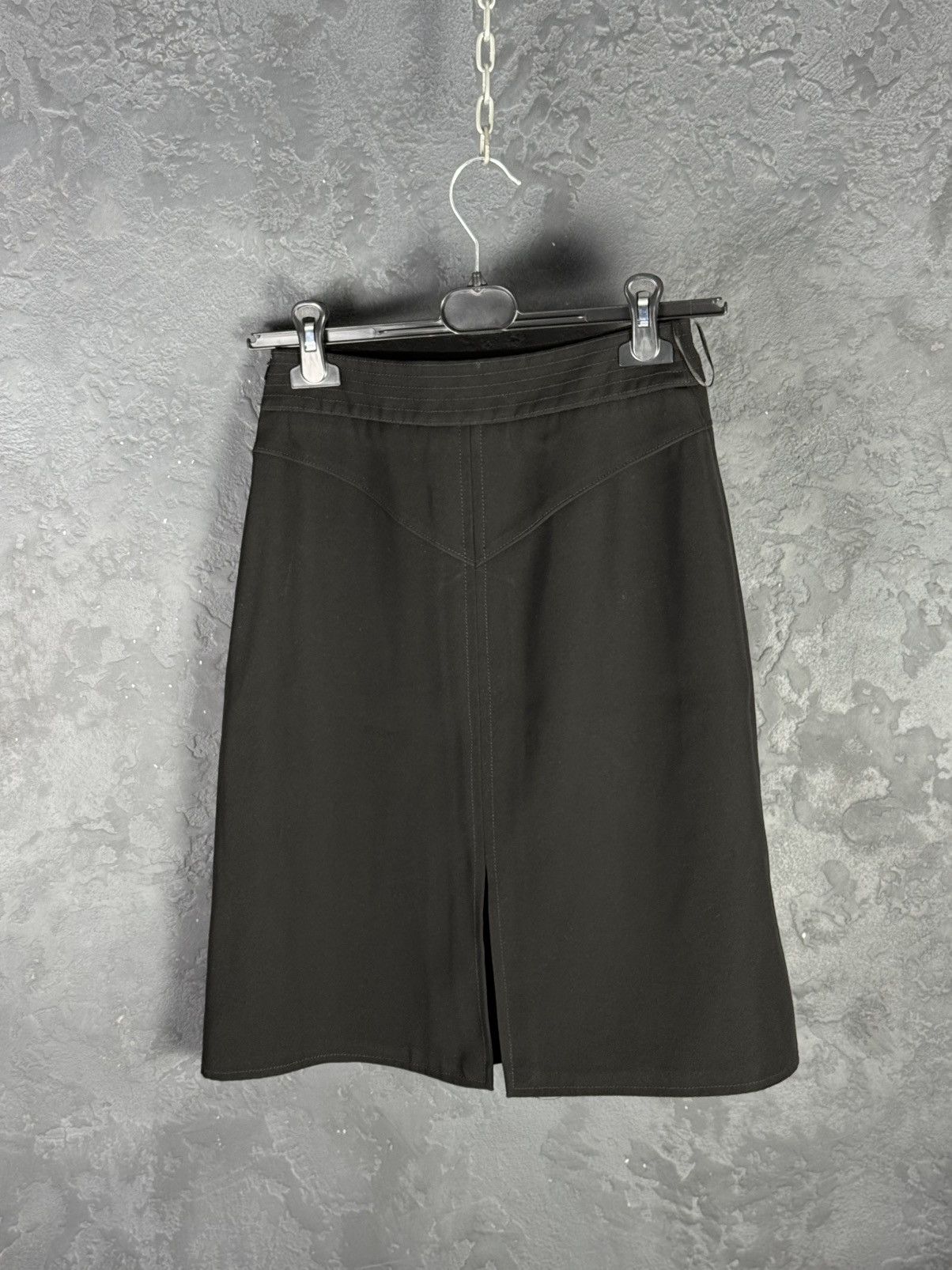 Louis Vuitton Louis Vuitton Uniform Luxury Women's Black Basic Skirt Size 34" / US 12 / IT 48 - 3 Thumbnail