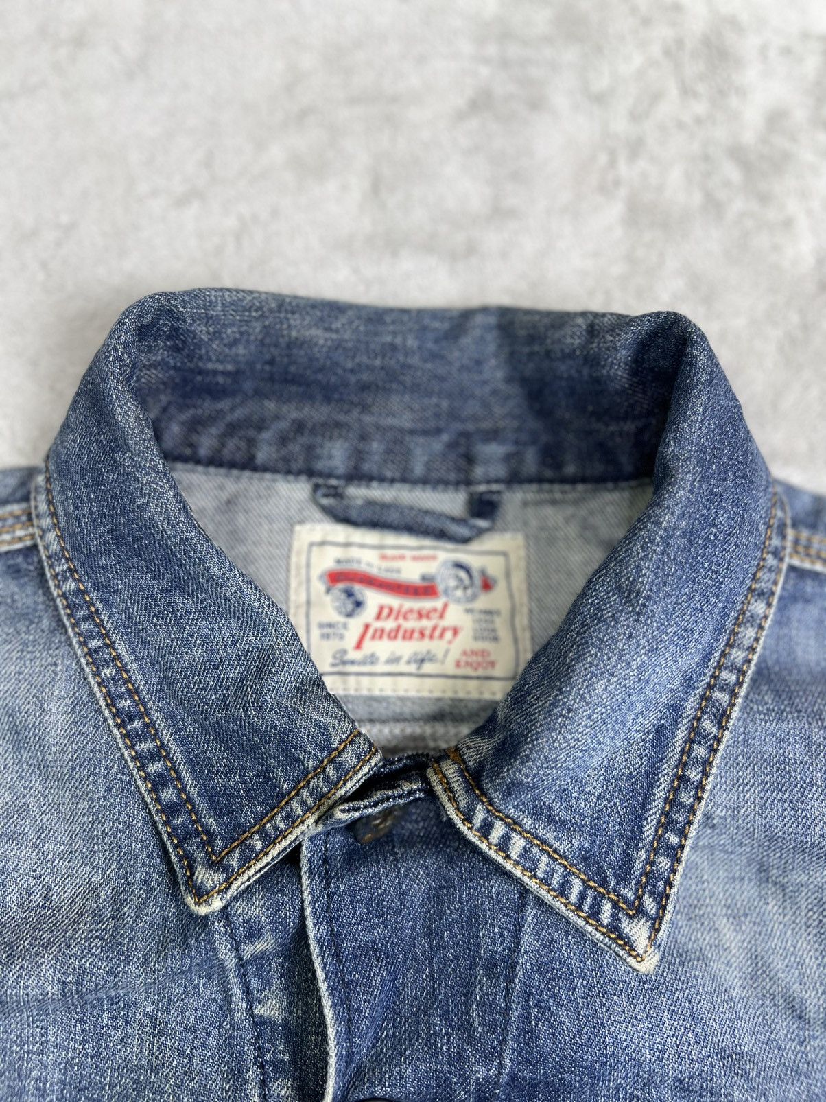 Diesel Vintage Diesel Industry Denim Jacket Distressed Wash Trucker Size US M / EU 48-50 / 2 - 5 Thumbnail