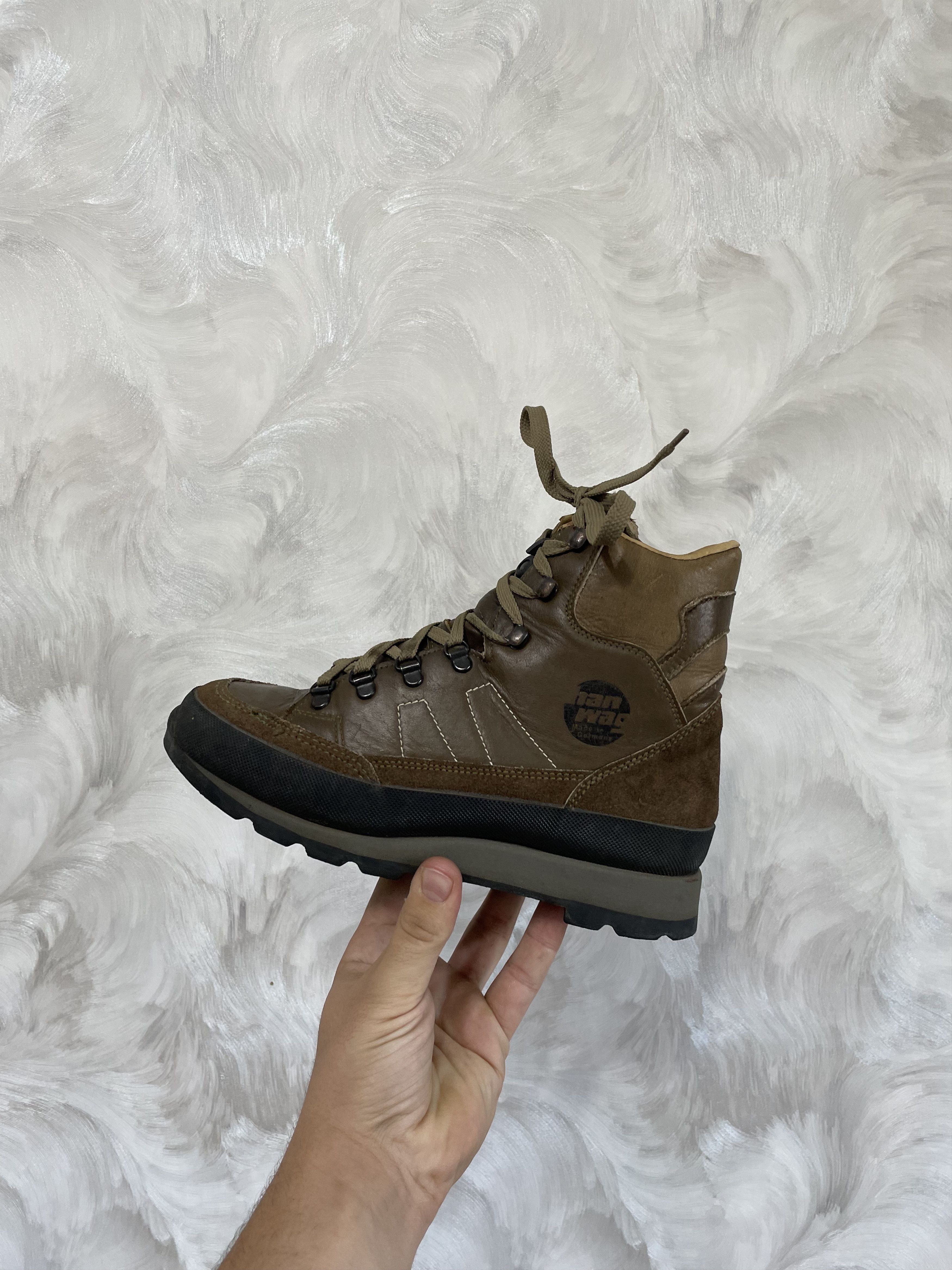 Hanwag × Vintage MENS VINTAGE OUTDOOR BOOTS HANWAG Size US 5.5 / EU 38 - 1 Thumbnail
