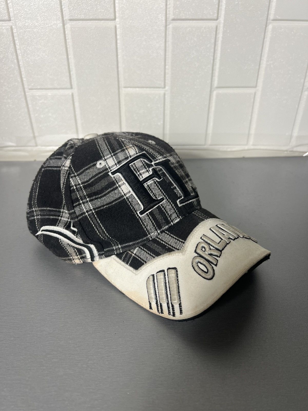 NBA VERY RARE FLORIDA ORLANDO BASKETBALL CAP RETRO Y2K 90s NBA Size ONE SIZE - 2 Thumbnail