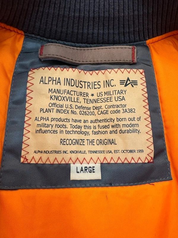 Alpha Industries Alpha Industries MA-1 Bomber Boxy Nylon Jacket size L Size US L / EU 52-54 / 3 - 9 Thumbnail