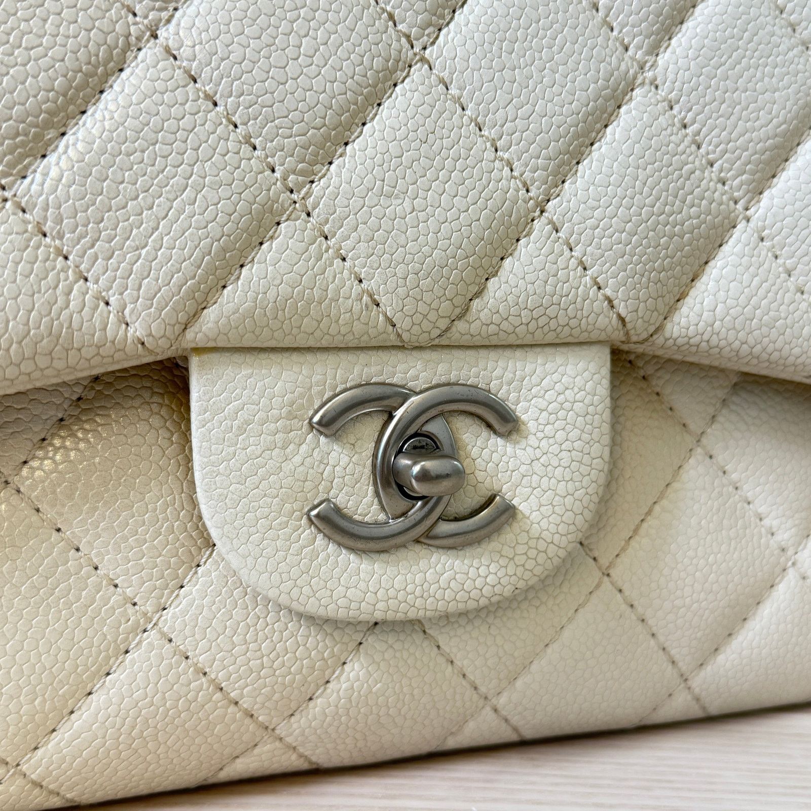 Chanel Chanel Pearly Caviar Quilted Jumbo Double Flap Dark White Size ONE SIZE - 15 Thumbnail