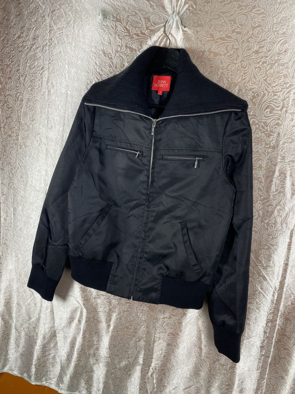Japanese Brand Eins Schritt Black Cropped Bomber Jacket Wide Rib Collar Size US L / EU 52-54 / 3 - 4 Thumbnail