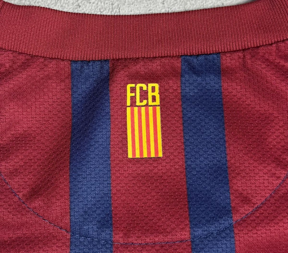 Nike Barcelona 2011 2012 Home Football Shirt Soccer Jersey Nike Size US S / EU 44-46 / 1 - 12 Thumbnail