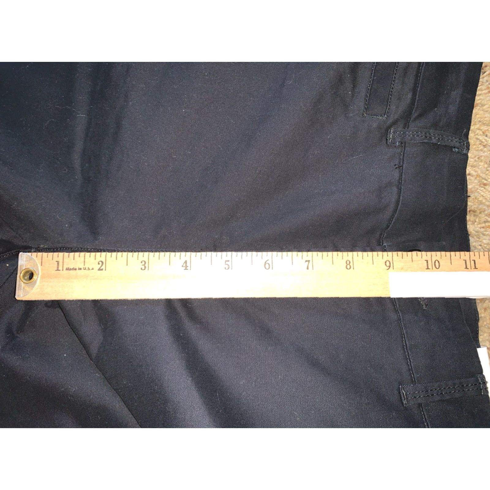 Croft & Barrow Croft & Barrow Shorts Slimming Black 5-Pocket Design 6 Regular Inseam 9.5in Cotton Blend Spandex Nylon Button Zip Closure Womens VINTAGE? Size 28" / US 6 / IT 42 - 4 Thumbnail