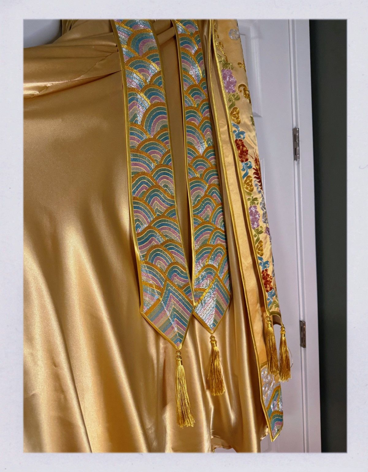 Other Beautiful Gold Embroidered Traditional Chinese Wedding Dress Size XL / US 12-14 / IT 48-50 - 5 Thumbnail