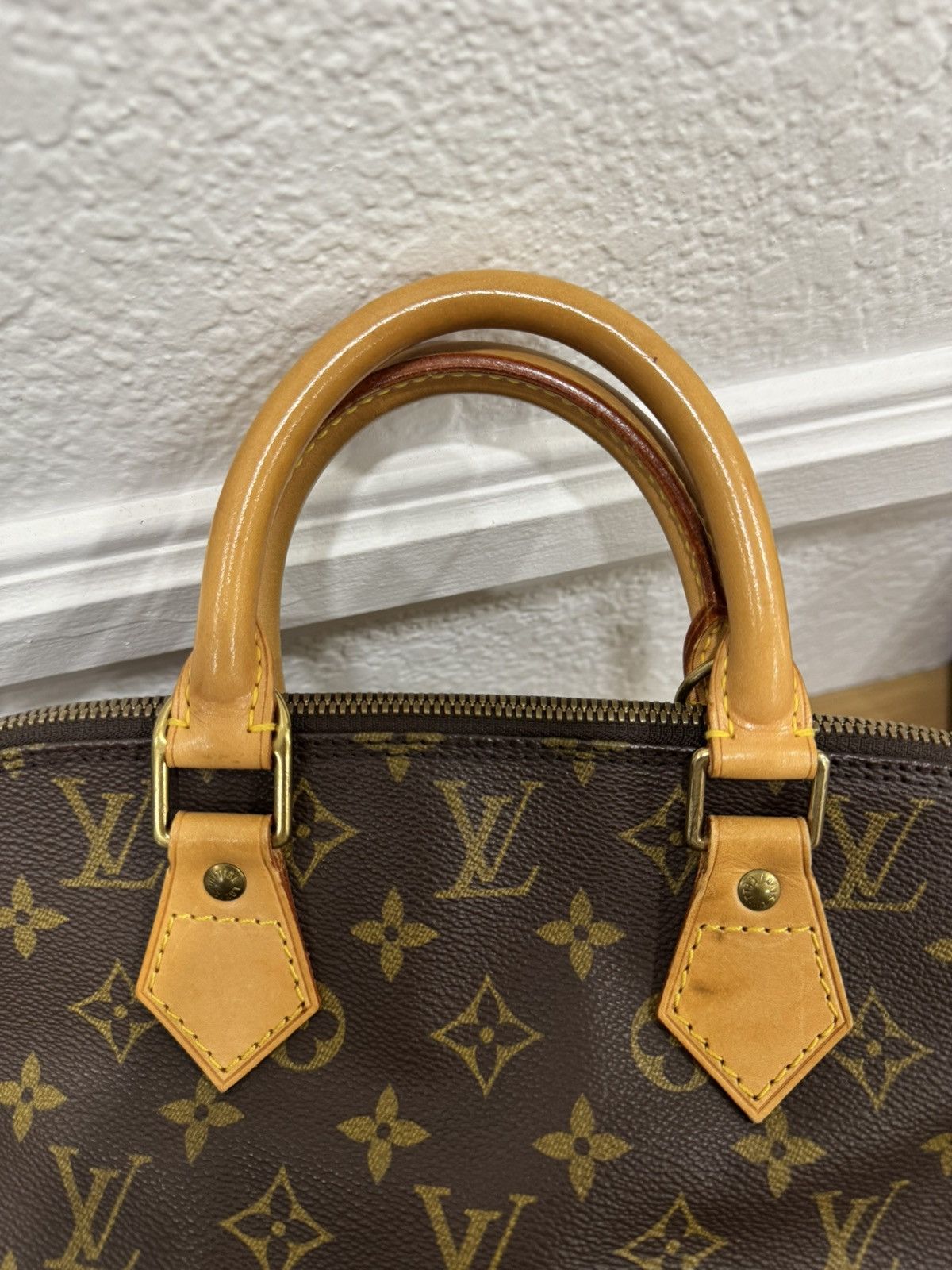 Louis Vuitton Louis Vuitton Alma PM Monogram Handbag Size ONE SIZE - 14 Thumbnail