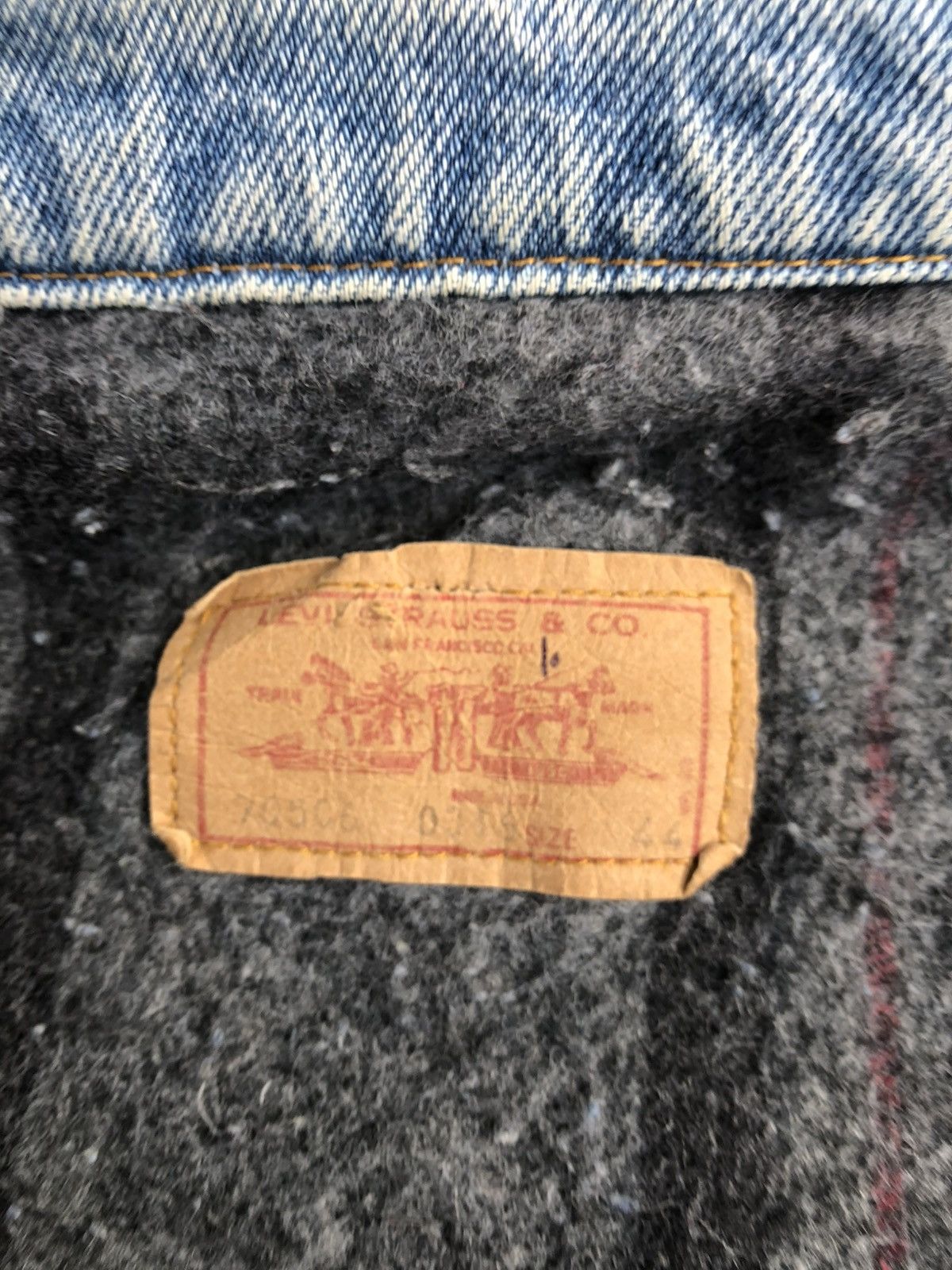 Levi's Vintage 80s 70s Levi’s Blanket Lined Denim Jacket Distressed Size US L / EU 52-54 / 3 - 22 Thumbnail