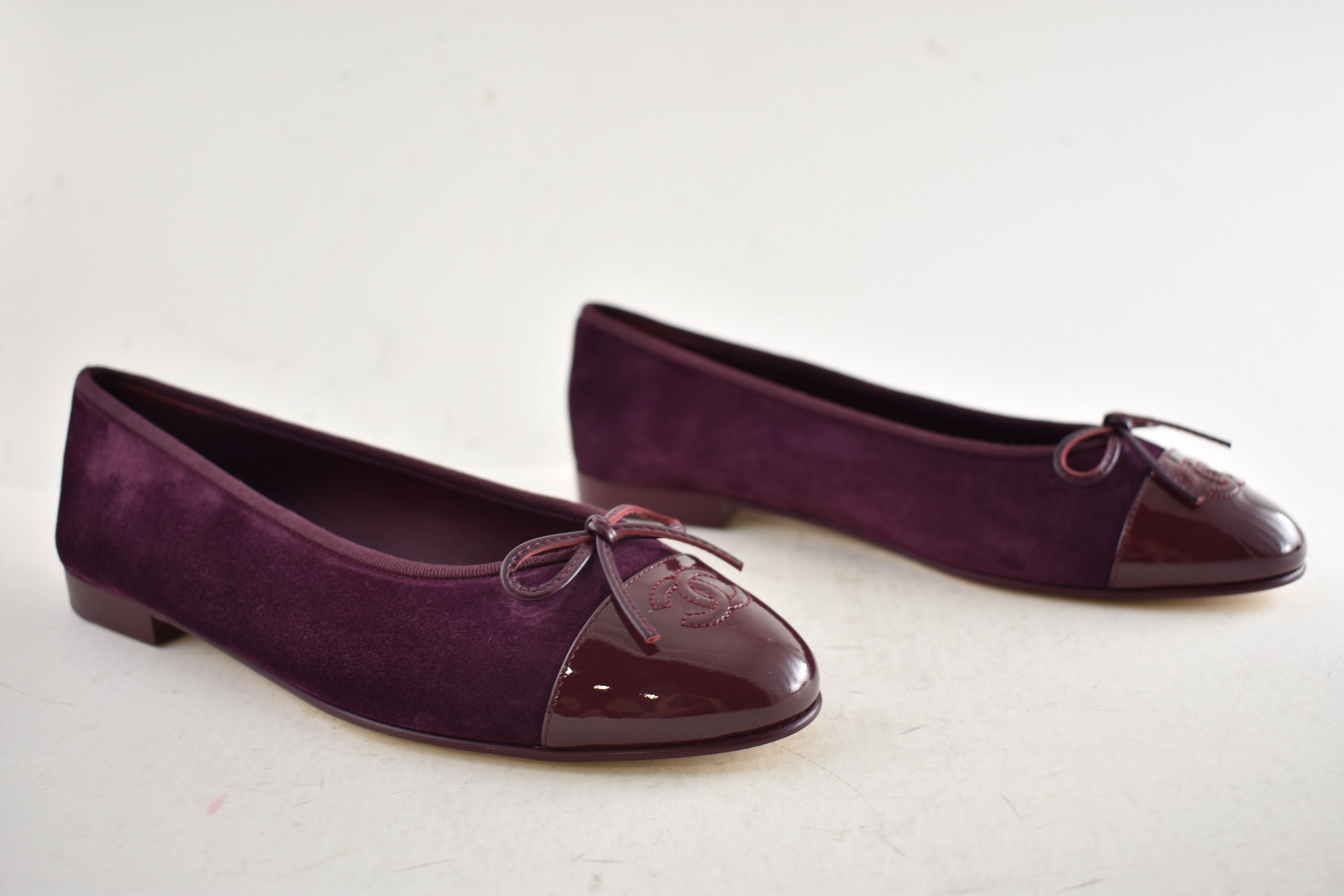 Chanel 26A Burgundy Purple Suede CC Logo Ballet Ballerina Flat 41 Size US 11 / IT 41 - 4 Thumbnail