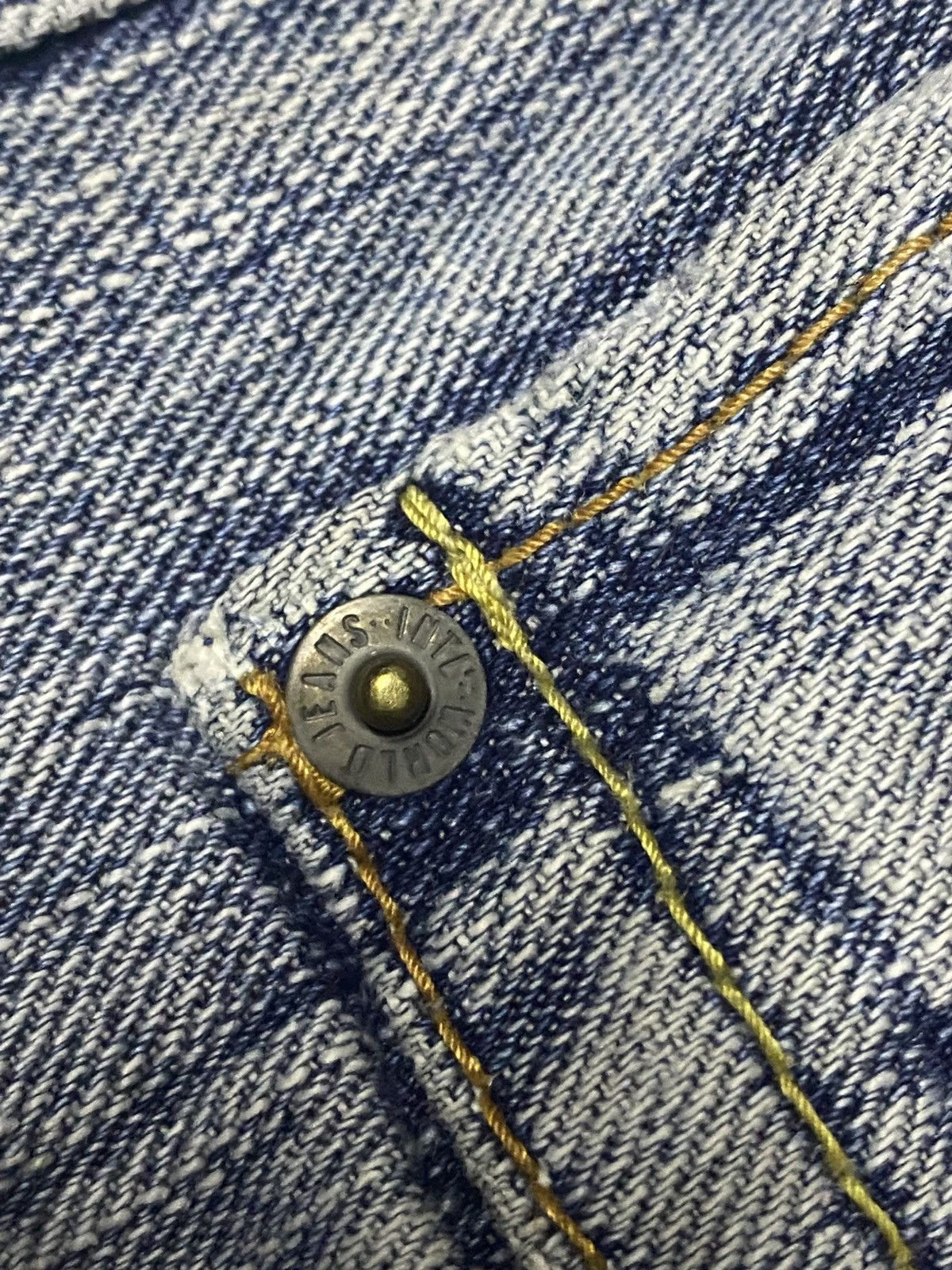 Japanese Brand Vintage Japanese Brand Light Wash Distressed Baggy Jeans Size US 36 / EU 52 - 13 Thumbnail