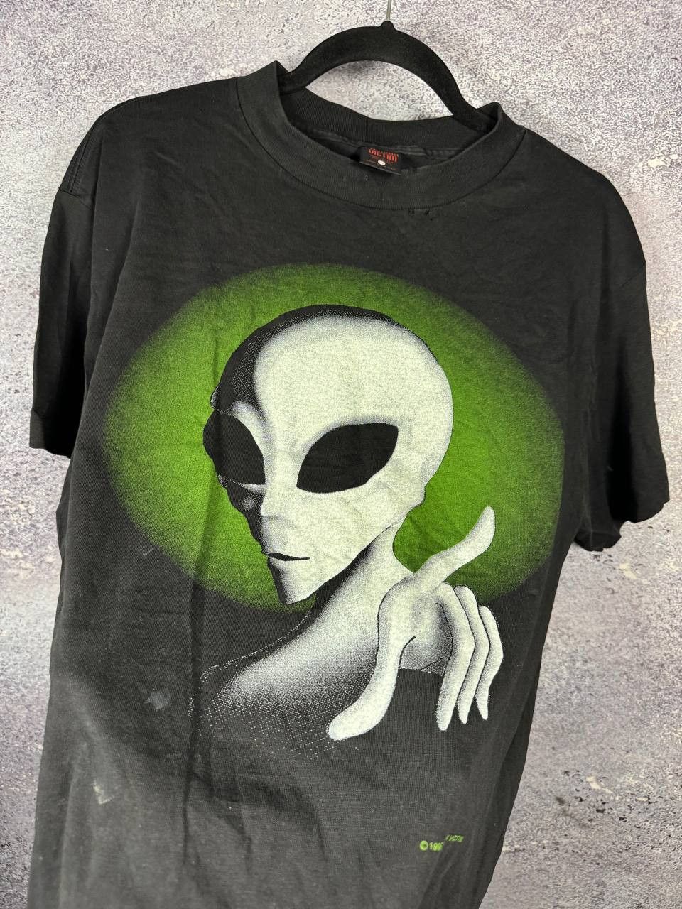 Fashion Victim 90s Vintage Fashion Victim Single Stitch Green Alien Graphic Size US L / EU 52-54 / 3 - 12 Thumbnail