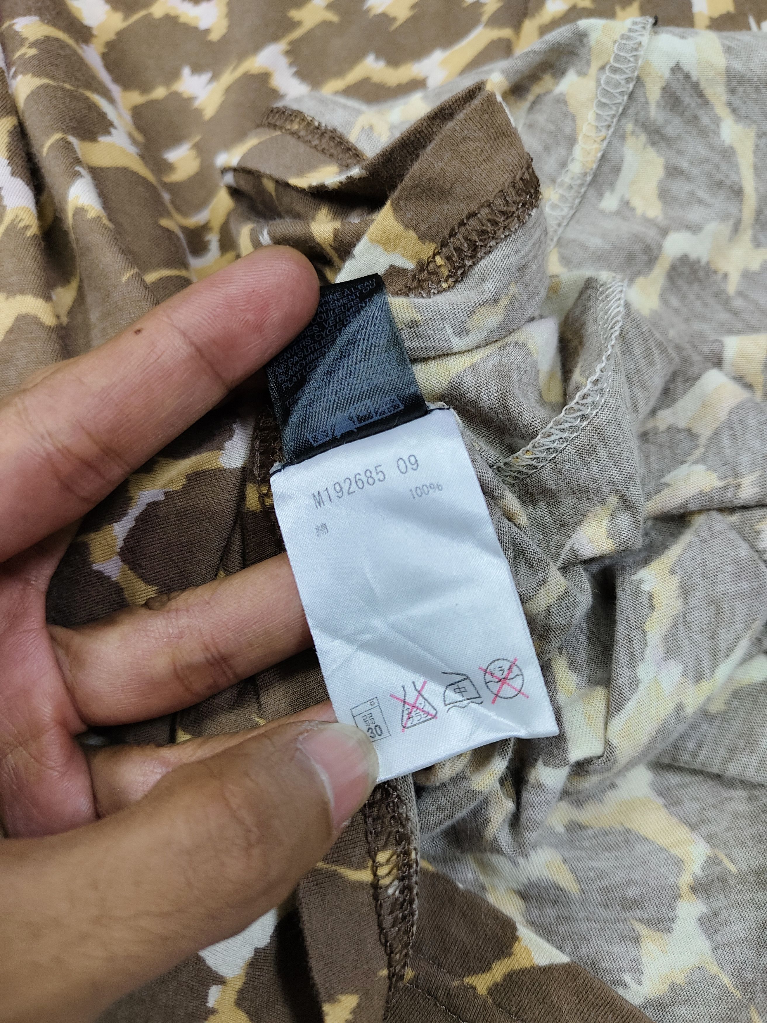 Marc by Marc Jacobs 2000s M.J- Leopard Print Glam Indie Sleaze Grunge Tshirt Size L / US 10 / IT 46 - 10 Thumbnail