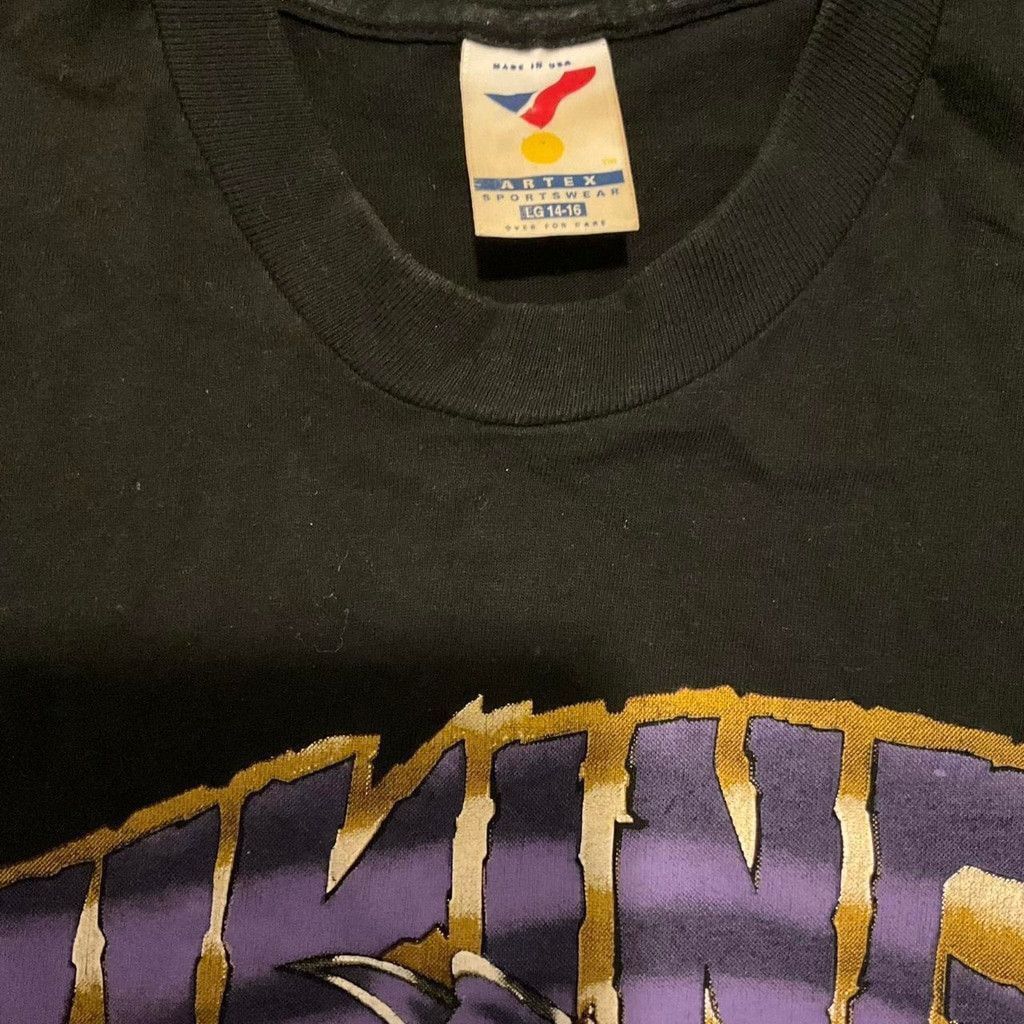 The Unbranded Brand Tazmanian Devil Vikings 1993 t shirt size L Size US XL / EU 56 / 4 - 3 Thumbnail