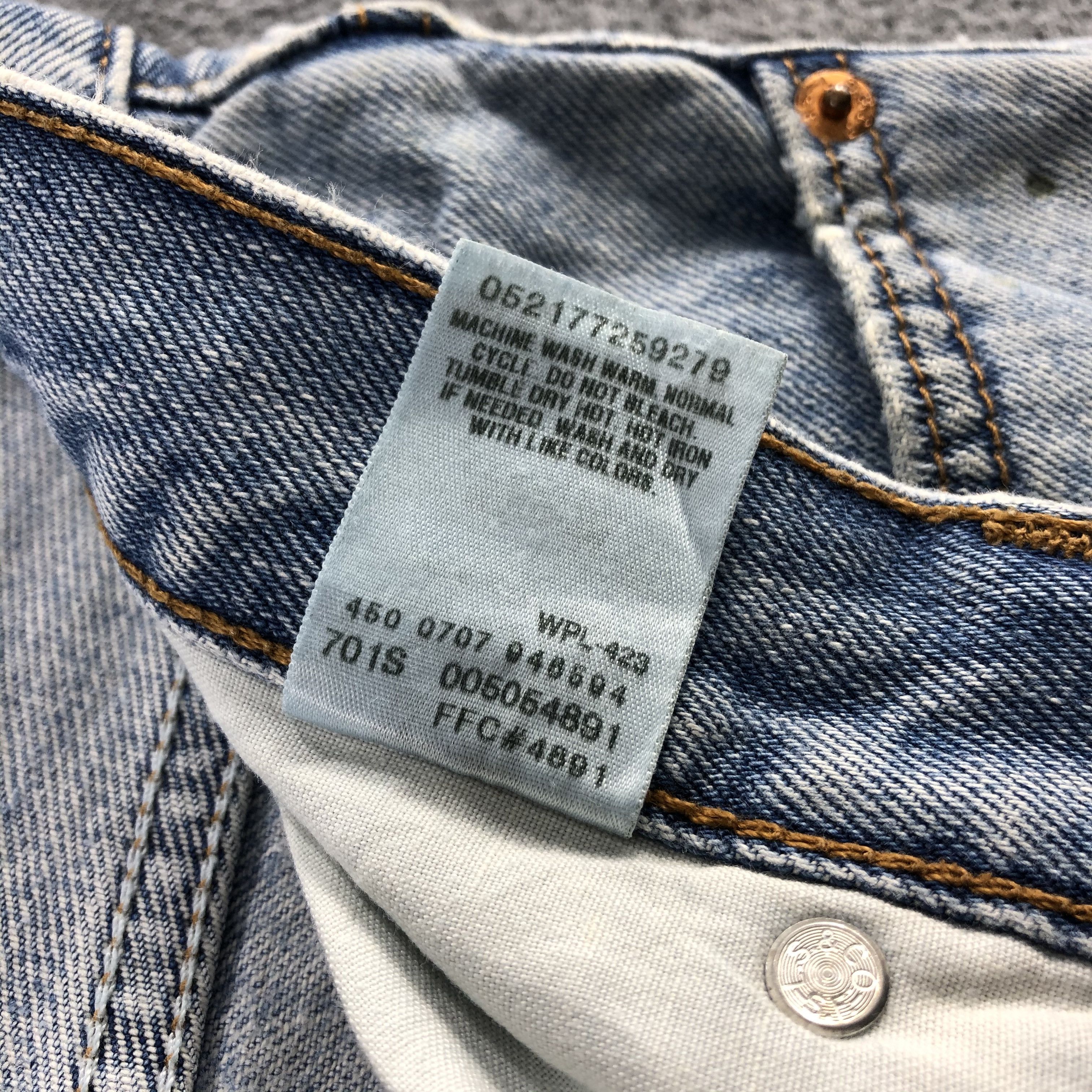 Levi's Vintage 90s Light Wash Levis 505 Jeans-J1231 Size US 43 - 11 Thumbnail