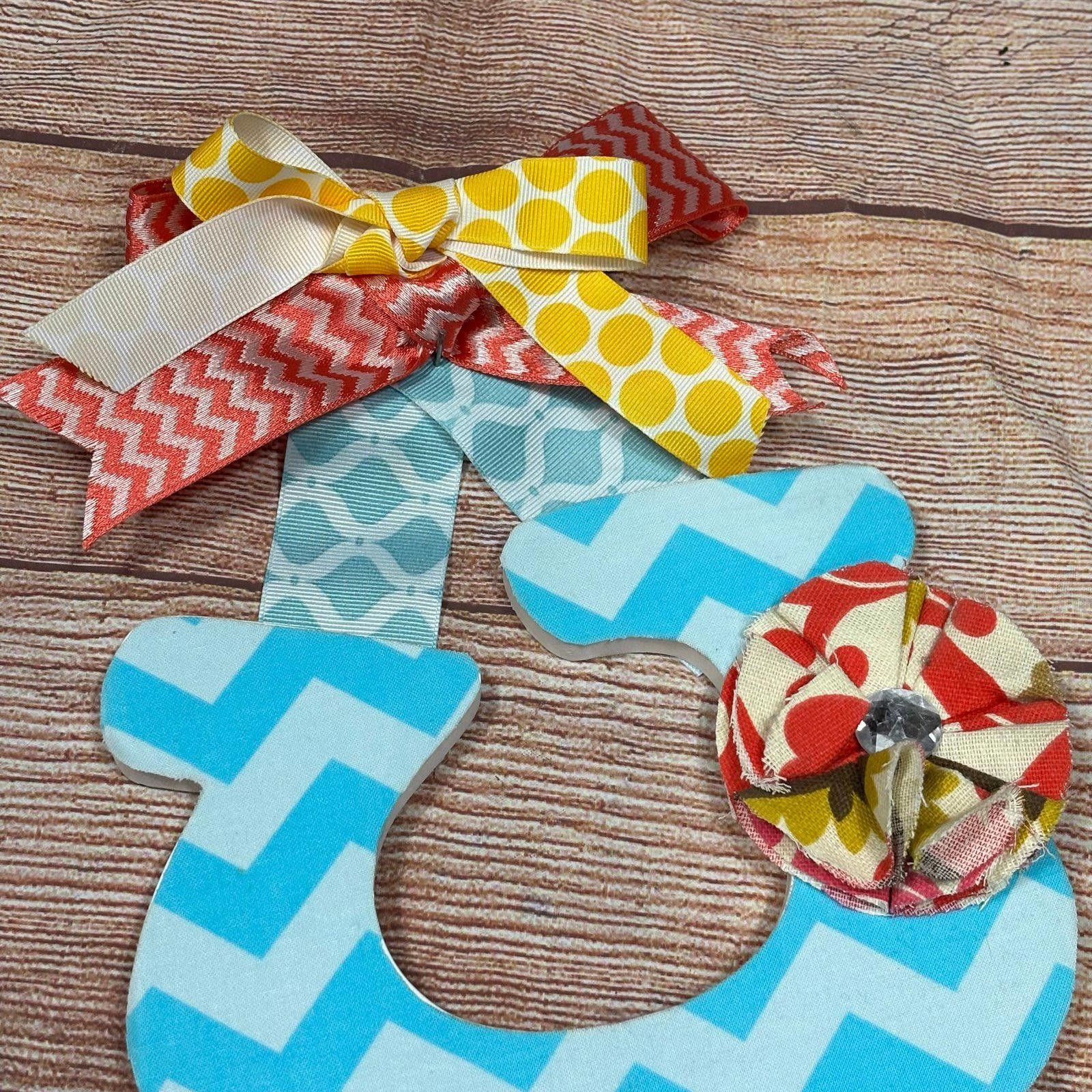 Other Chevron Patterned Wall Decor with Bow Accent Size ONE SIZE - 2 Thumbnail