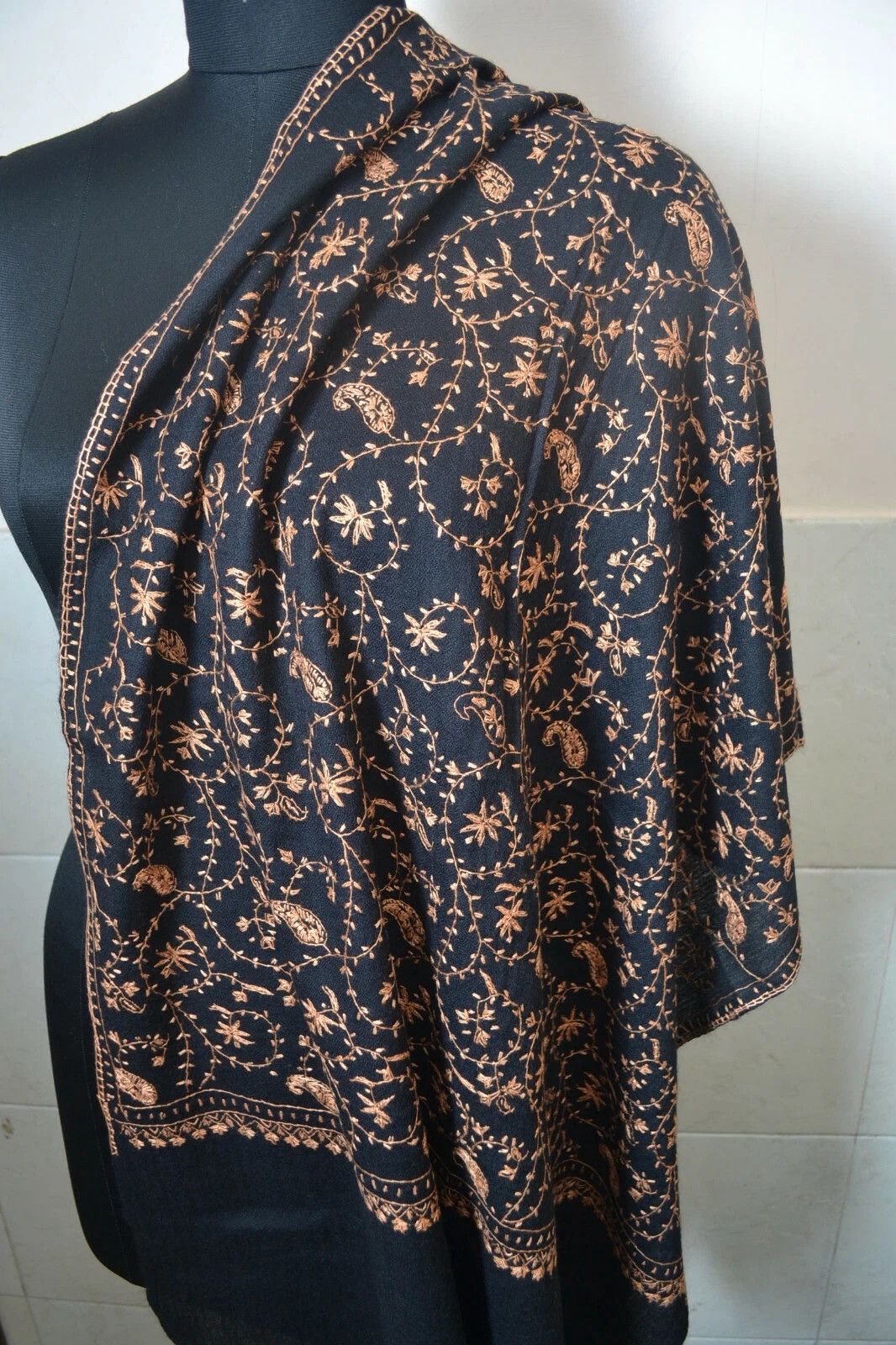 Other Kashmiri Pashmina MICRO HAND EMBROIDERED Jaal Stole Size ONE SIZE - 4 Thumbnail