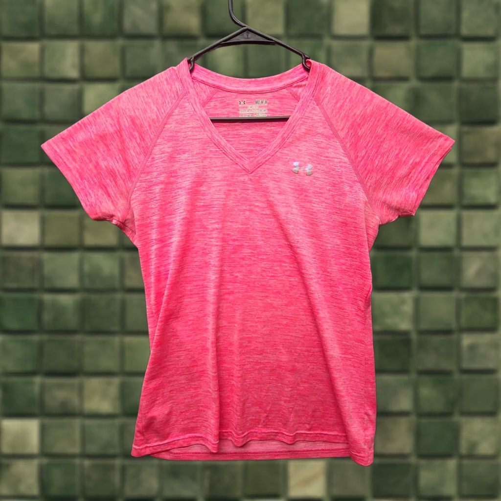 Under Armour Under Armour Shirt Womens M Slim HeatGear Short Sleeve V-Neck Pullover Size M / US 6-8 / IT 42-44 - 1 Thumbnail