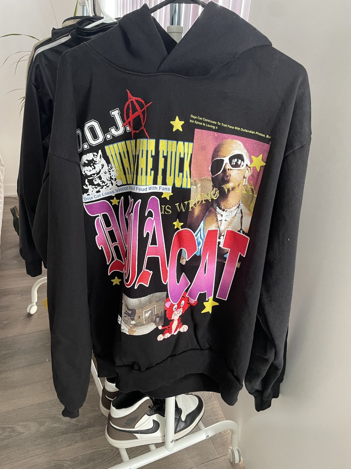 Other Doja Cat The Scarlet Tour Merch Hoodie size XL Size US XL / EU 56 / 4 - 1 Thumbnail