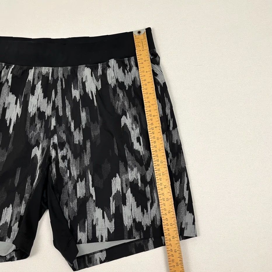 Lululemon Lululemon T.H.E Shorts Mens XL 7.5" Black Face Mercury Active Running Workout Athletic Elastic Waist Pockets Geometric 7.5 Inseam Mens XL Black Size US 36 / EU 52 - 6 Thumbnail