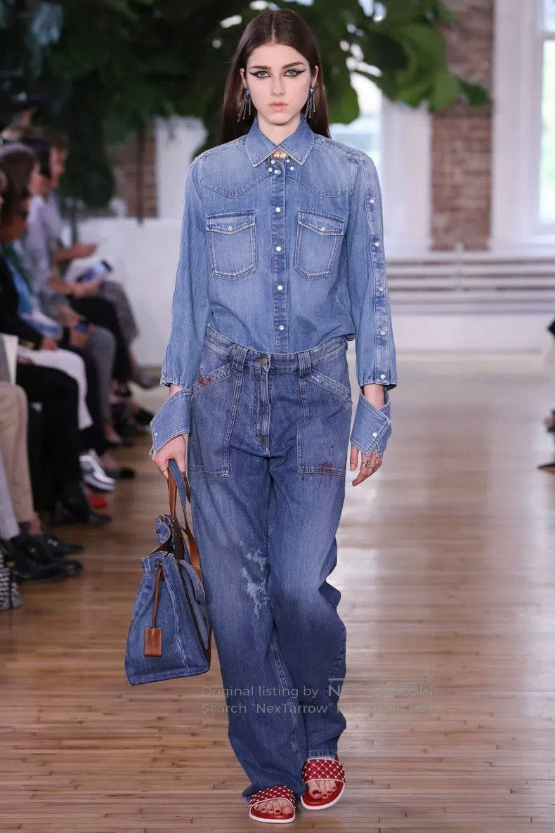 Valentino Valentino Denim shirt jacket and cape feel like two wears Size S / US 4 / IT 40 - 2 Thumbnail