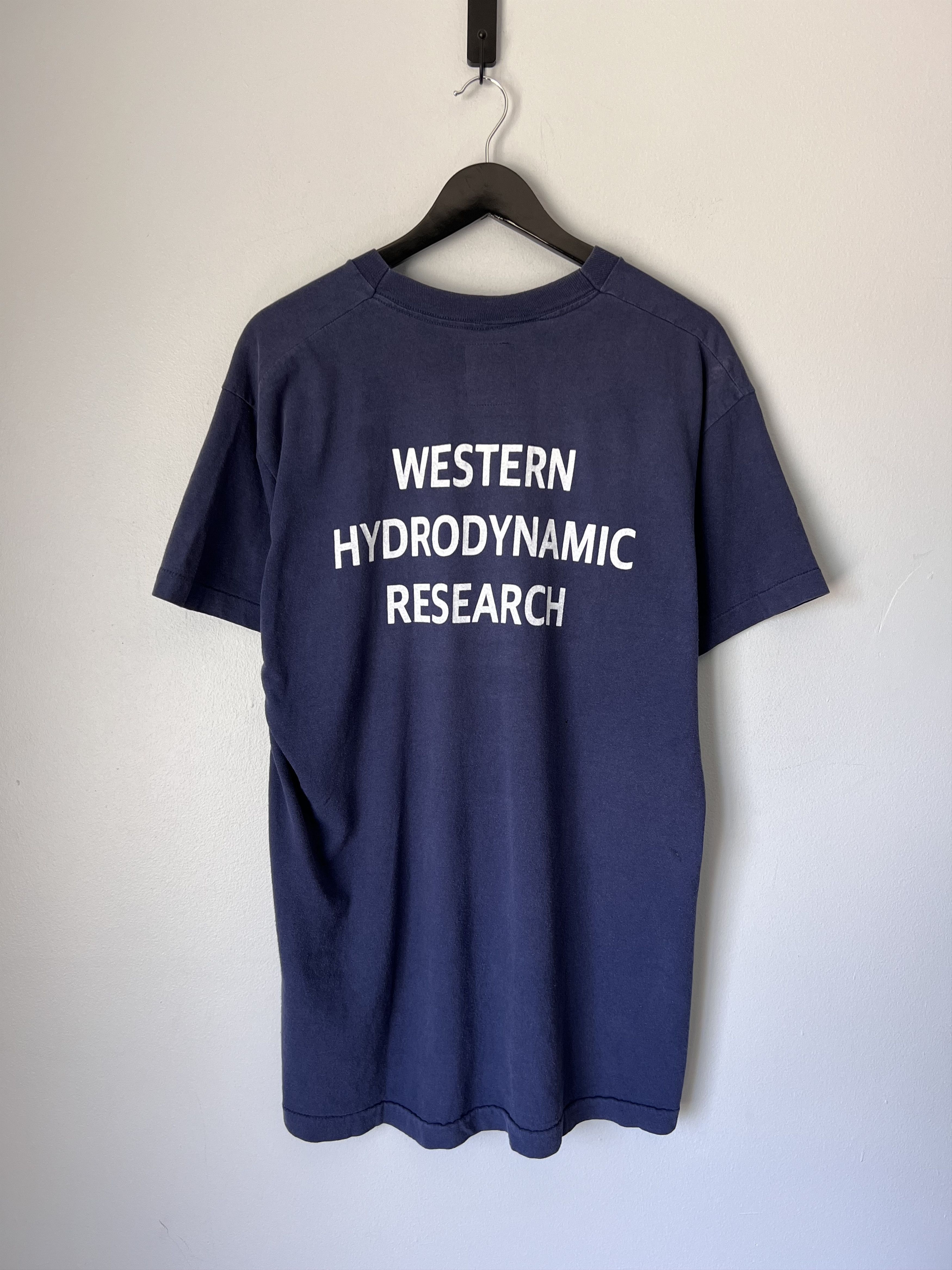 Western Hydrodynamic Research Western Hydrodynamic Research Ghost Pocket Tee in Navy Size US M / EU 48-50 / 2 - 4 Thumbnail