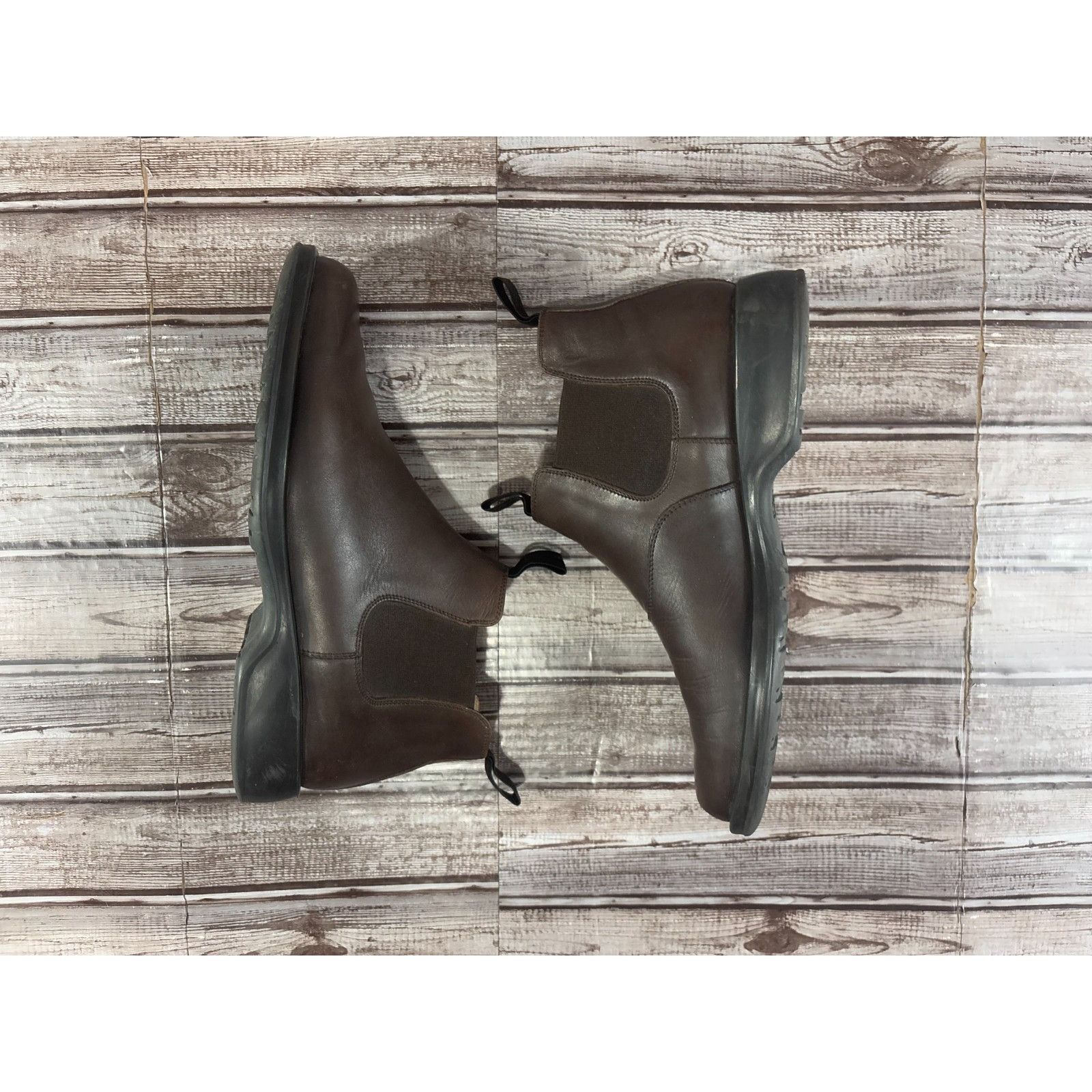 Salvatore Ferragamo Salvatore Ferragamo Leather Chelsea Boots size 7.5 D color B Size US 7.5 / EU 40-41 - 3 Thumbnail