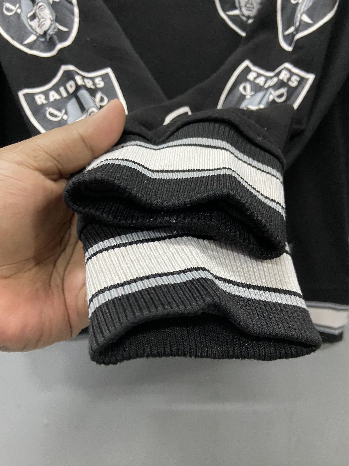 NFL NFL RAIDERS BLACK HOODIE Size US M / EU 48-50 / 2 - 7 Thumbnail