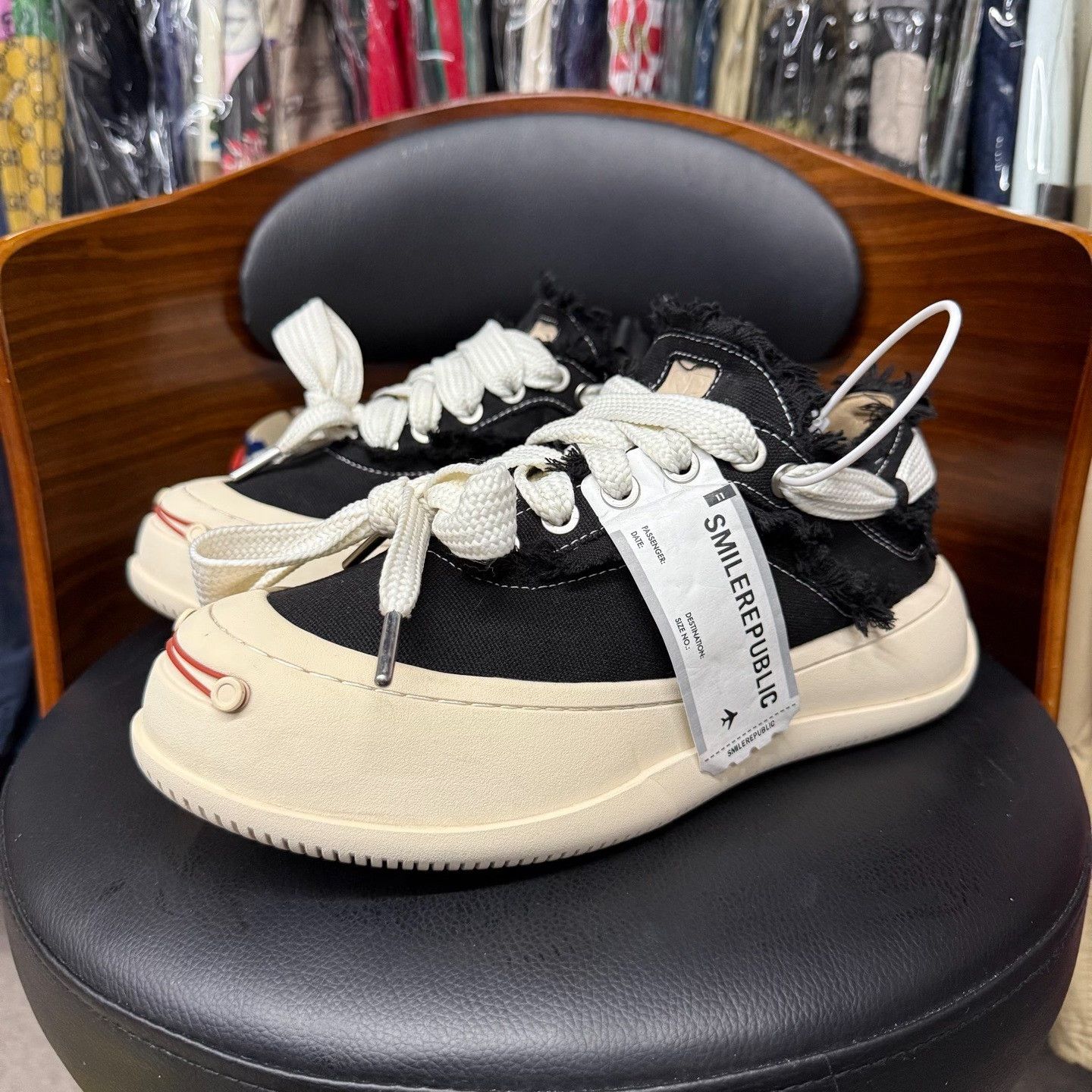 Other Canvas Black Lowtop Sneakers 9 Men Size US 9 / EU 42 - 1 Thumbnail