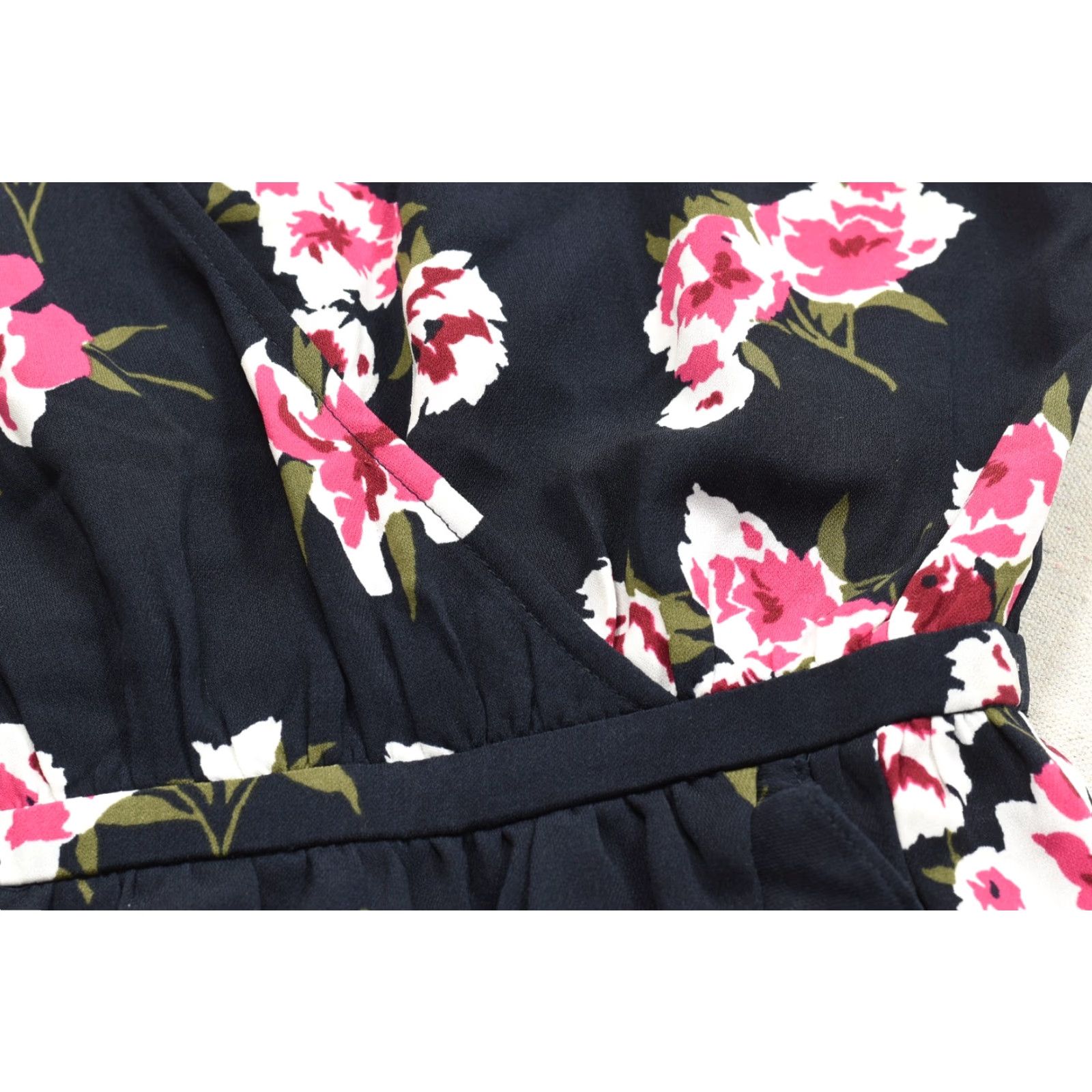 J.Crew J.CREW Floral Faux Wrap Mini Dress Navy Pink S Flutter Sleeve Elastic Waist Short Dress Pink Floral Shirt? Size S / US 4 / IT 40 - 7 Thumbnail