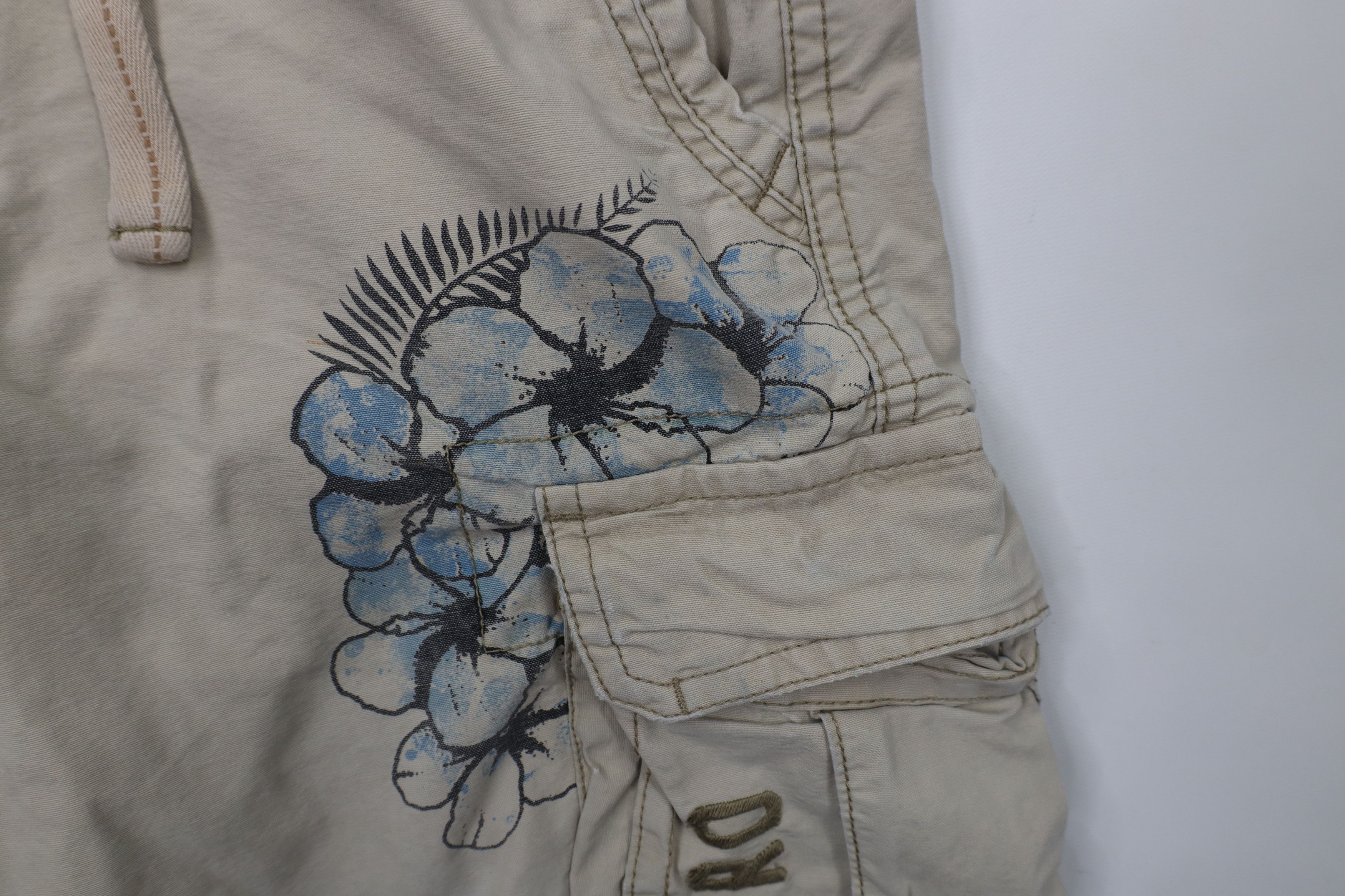 Aeropostale × Vintage Vintage Y2K Aeropostale Flower Cargo Shorts Beige Cotton Size US 31 - 6 Thumbnail