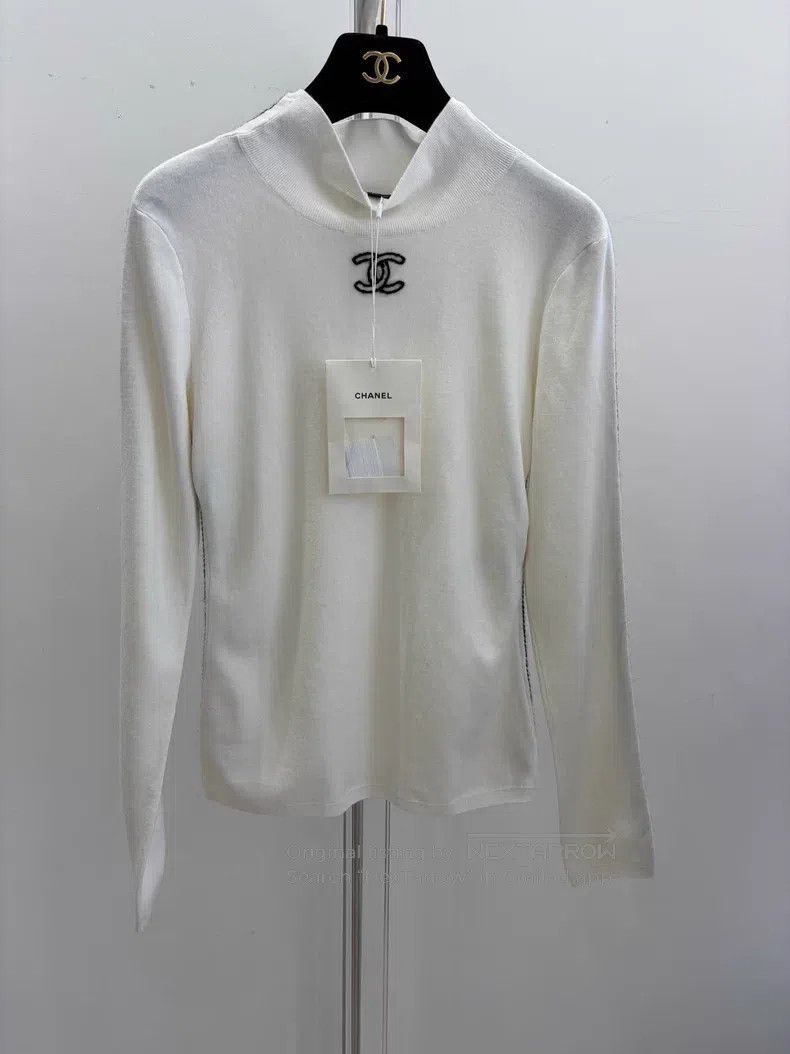 Chanel Chanel Ski series white undershirt Size XS / US 0-2 / IT 36-38 - 1 Thumbnail
