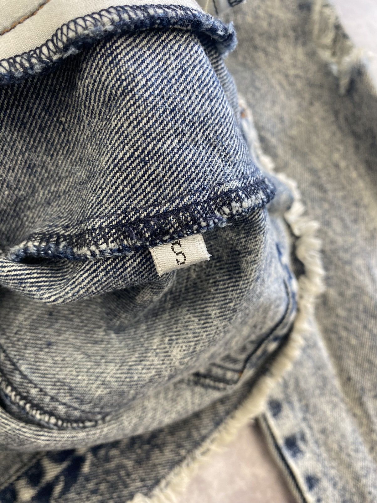 Pieces Uniques Pieces Uniques Distressed Denim Jacket Type 3 Size: S Size US S / EU 44-46 / 1 - 7 Thumbnail