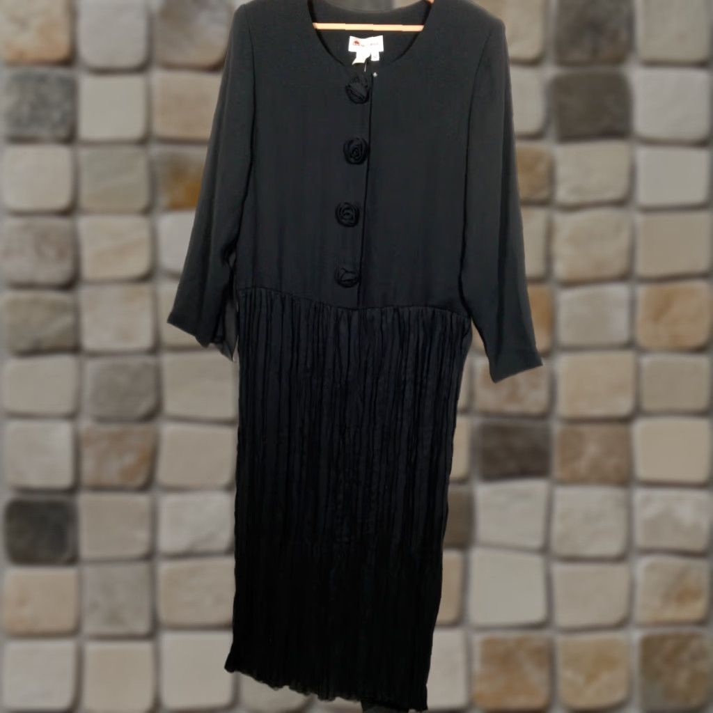 Vintage VINTAGE Casual Corner Dress Shirt Dress 1990s Black Roses Semi-sheer Long Sleeve Round Neck 12 Womens Vintage 90s Goth Vamp Size XL / US 12-14 / IT 48-50 - 1 Thumbnail