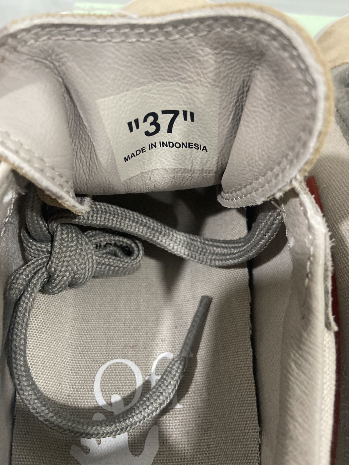 Off-White Off-White Low Vulcanized Sneakers Women’s EU 37 Size US 6.5 / IT 36.5 - 10 Thumbnail