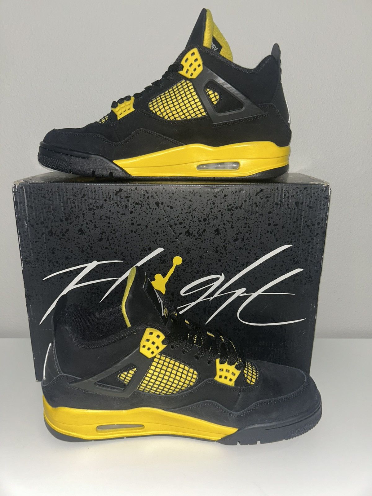 Jordan Brand Jordan 4 Thunder size 11 Size US 11 / EU 44 - 2 Thumbnail