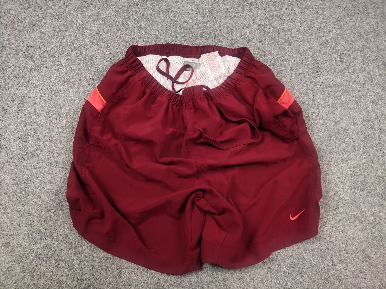 Nike Vintage Nike casual shorts with pockets matte red Y2K Style Size US 34 / EU 50 - 2 Thumbnail