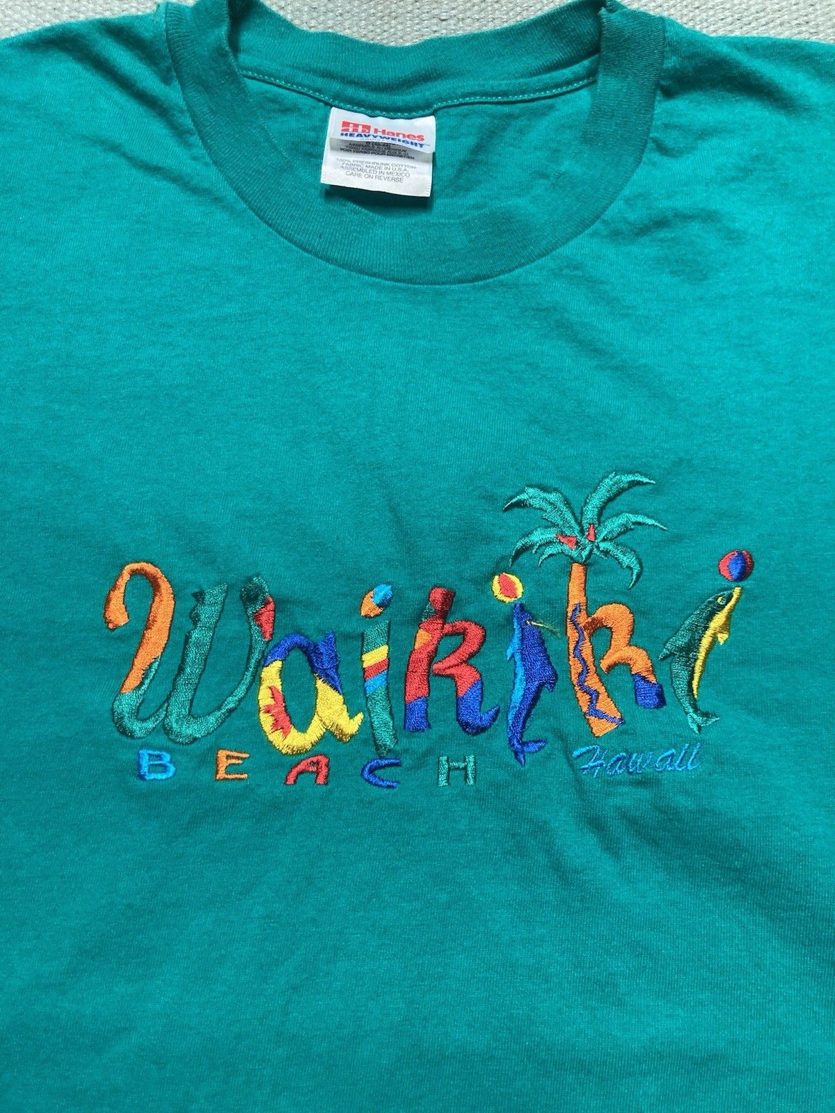 Vintage 90s t shirt Waikiki beach Hawaii ocean palm tree dolphin L Size US L / EU 52-54 / 3 - 2 Thumbnail