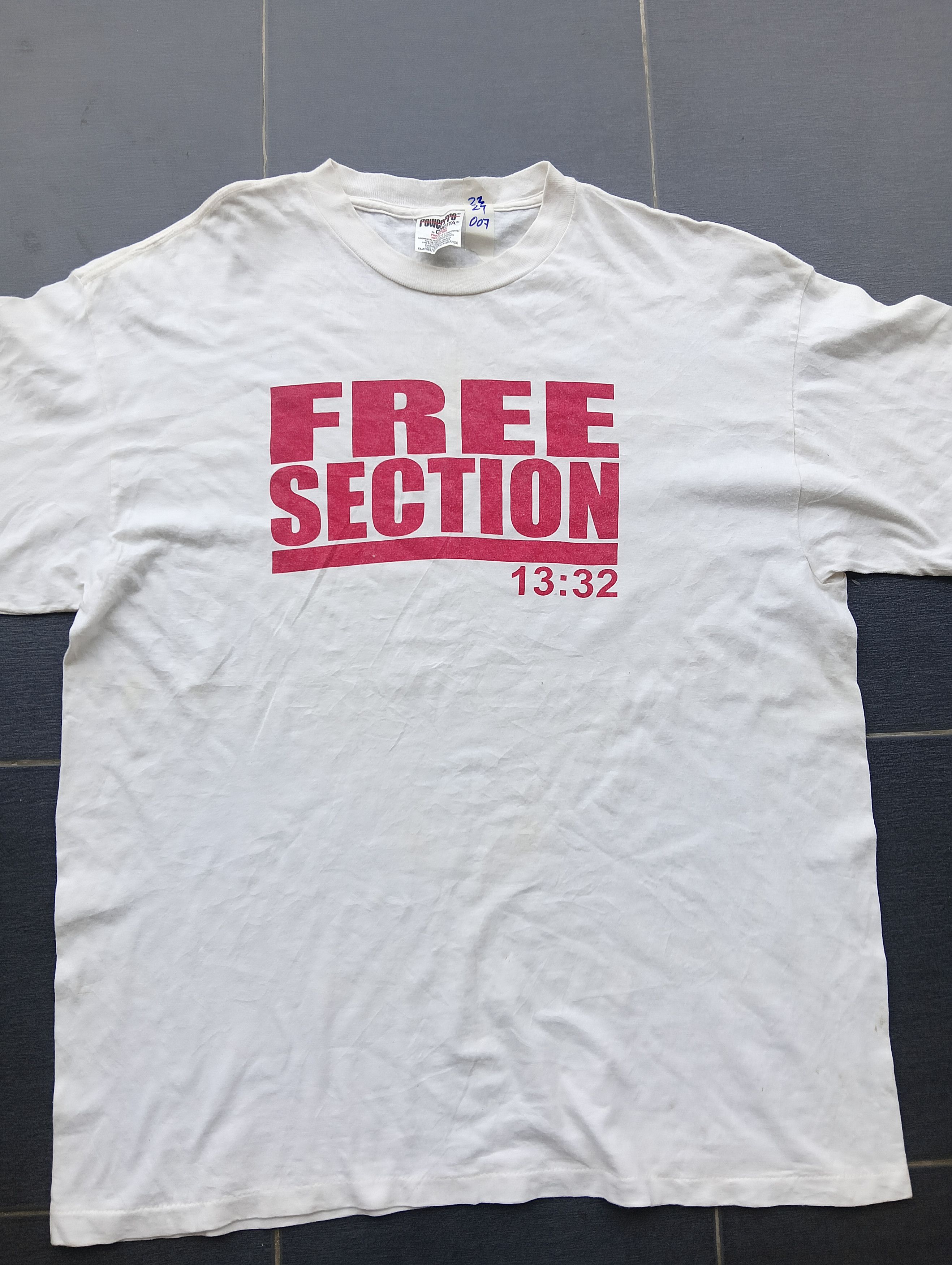 Vintage vintage free sectiton 13:32 tee big logo Size US XL / EU 56 / 4 - 1 Thumbnail