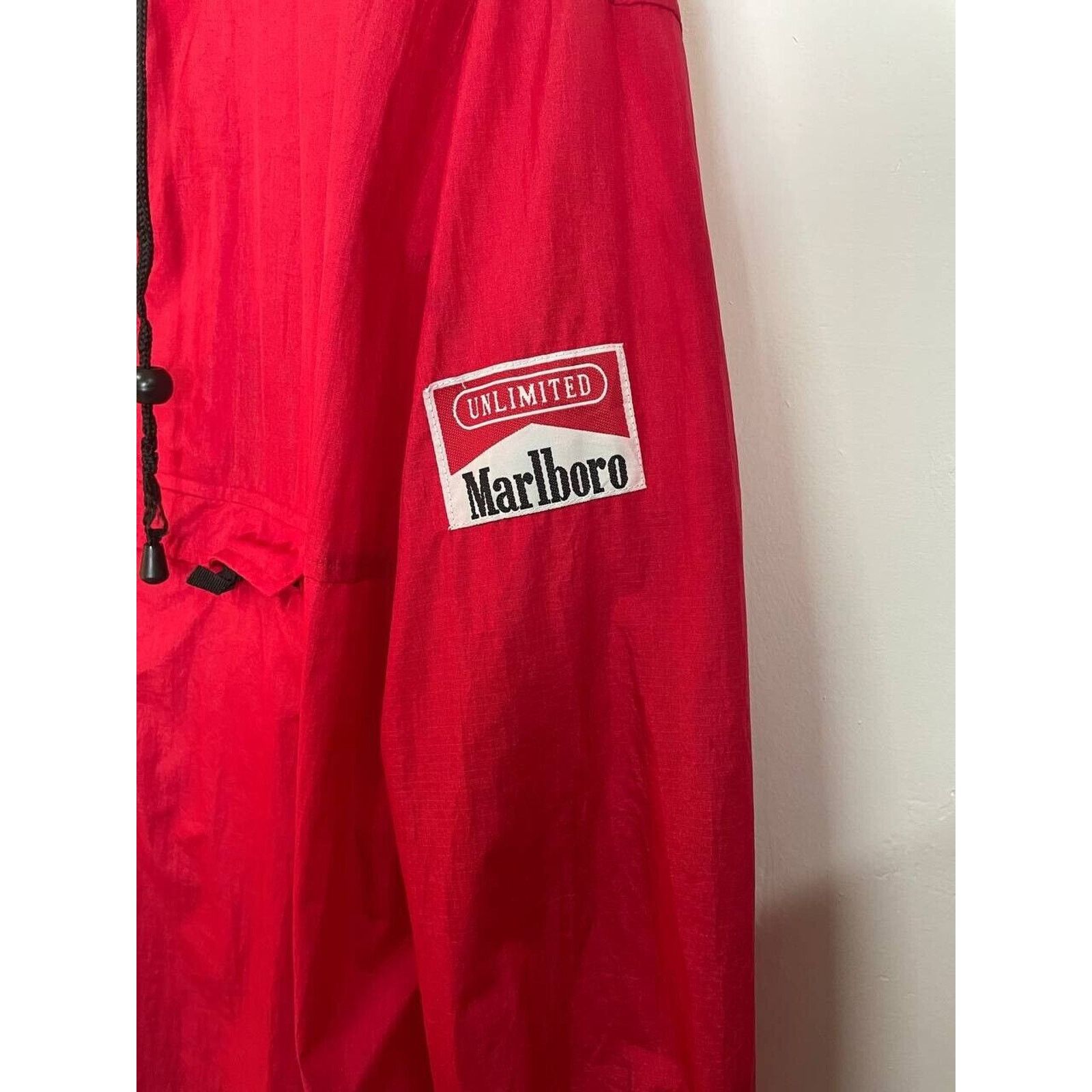 Marlboro × Vintage Vintage Marlboro Red Pullover Windbreaker Jacket Packable S Size US S / EU 44-46 / 1 - 3 Thumbnail