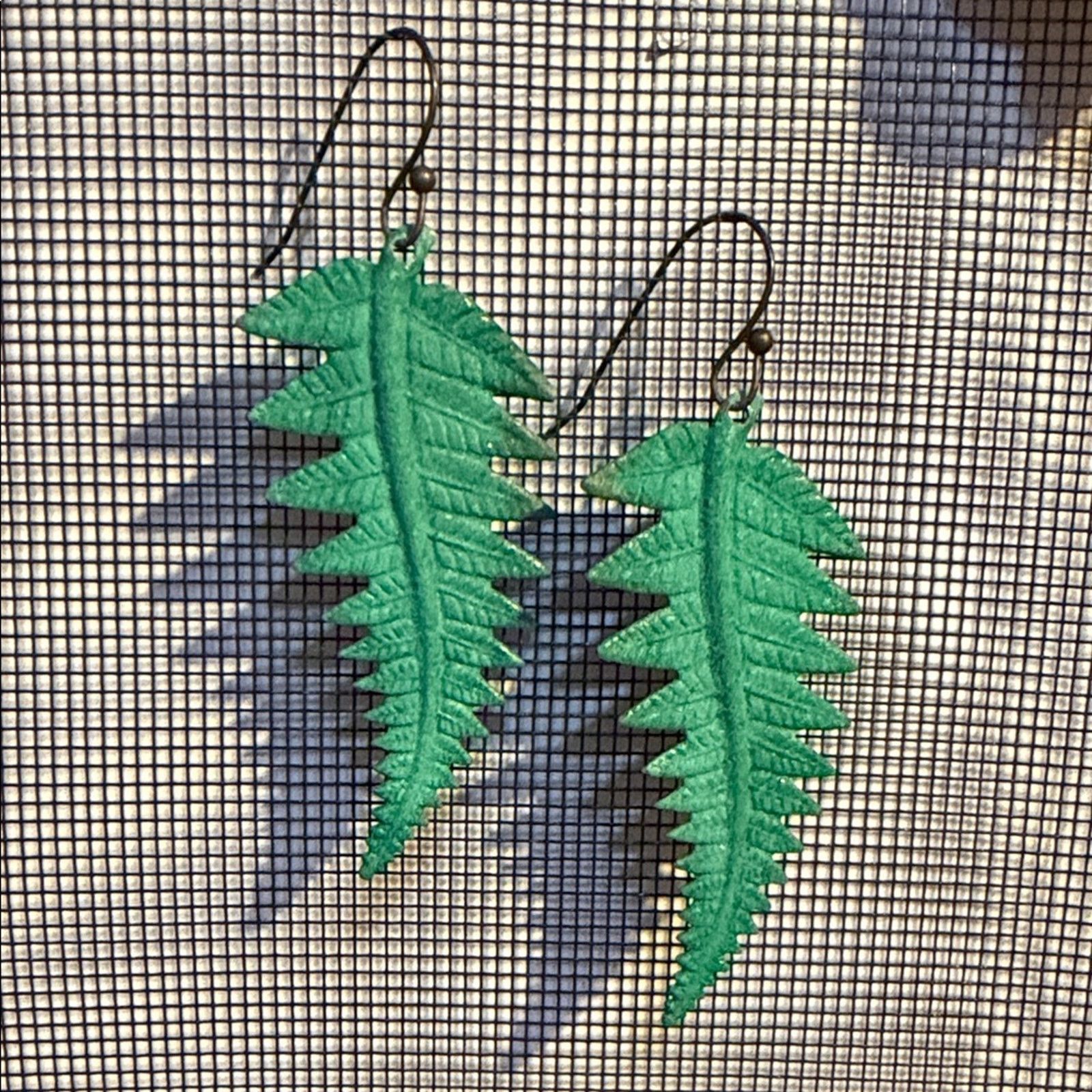 Handmade Green Leaf Earrings Size ONE SIZE - 1 Thumbnail