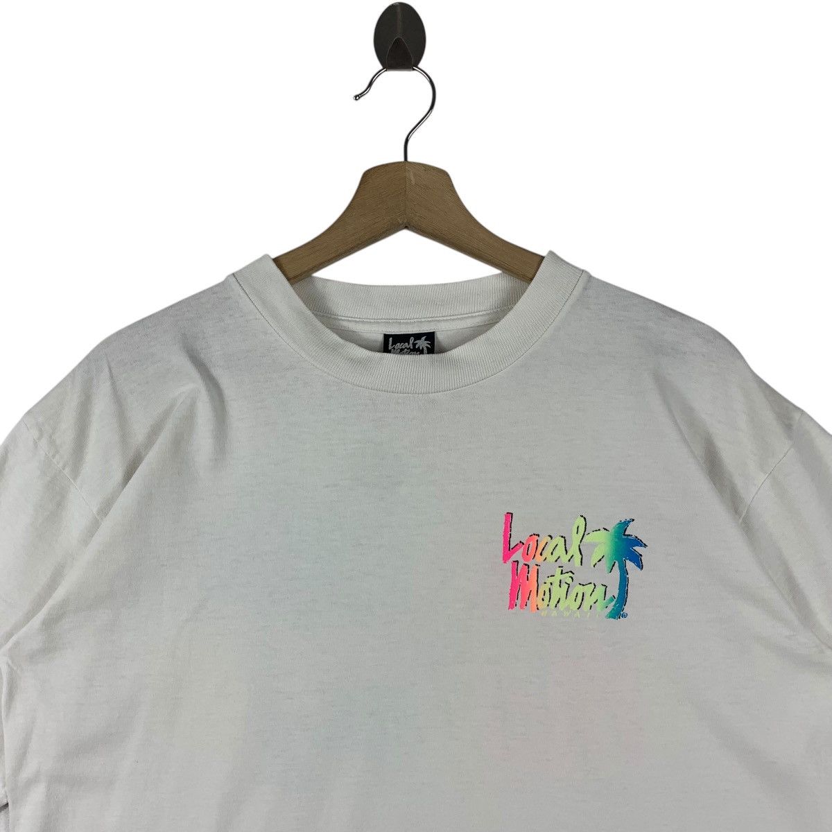 Vintage Vintage 90s LOCAL MOTION big logo back hit Surfing tee Size US L / EU 52-54 / 3 - 3 Thumbnail
