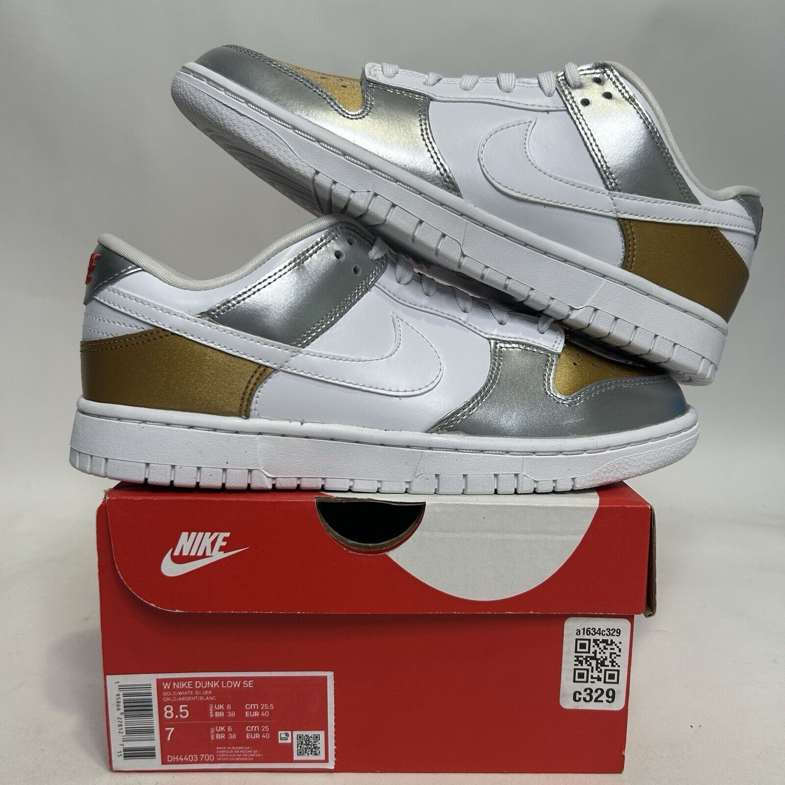 Nike Nike Dunk Low WMNS SE “Heirloom” 2024 Size US 8.5 / IT 38.5 - 1 Thumbnail