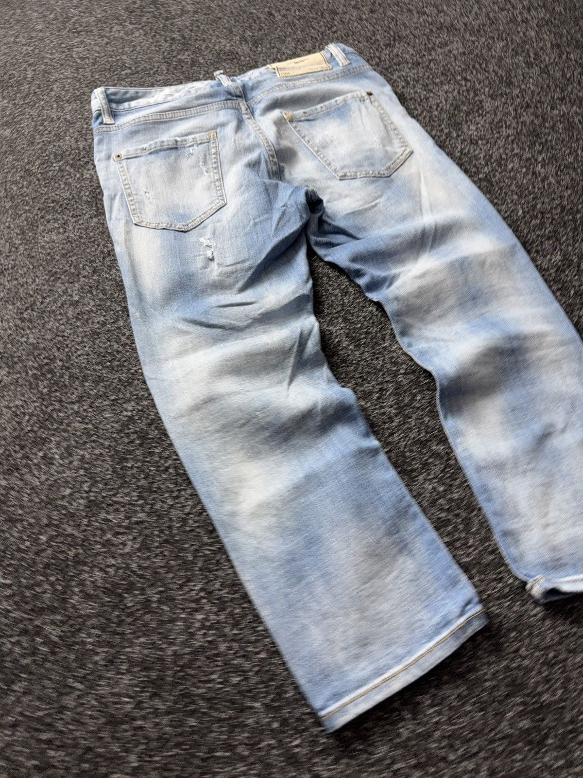 Dsquared2 00s Dsquared2 Distressed Light Wash Denim Jeans Size 38 Size 26" / US 2 / IT 38 - 14 Thumbnail
