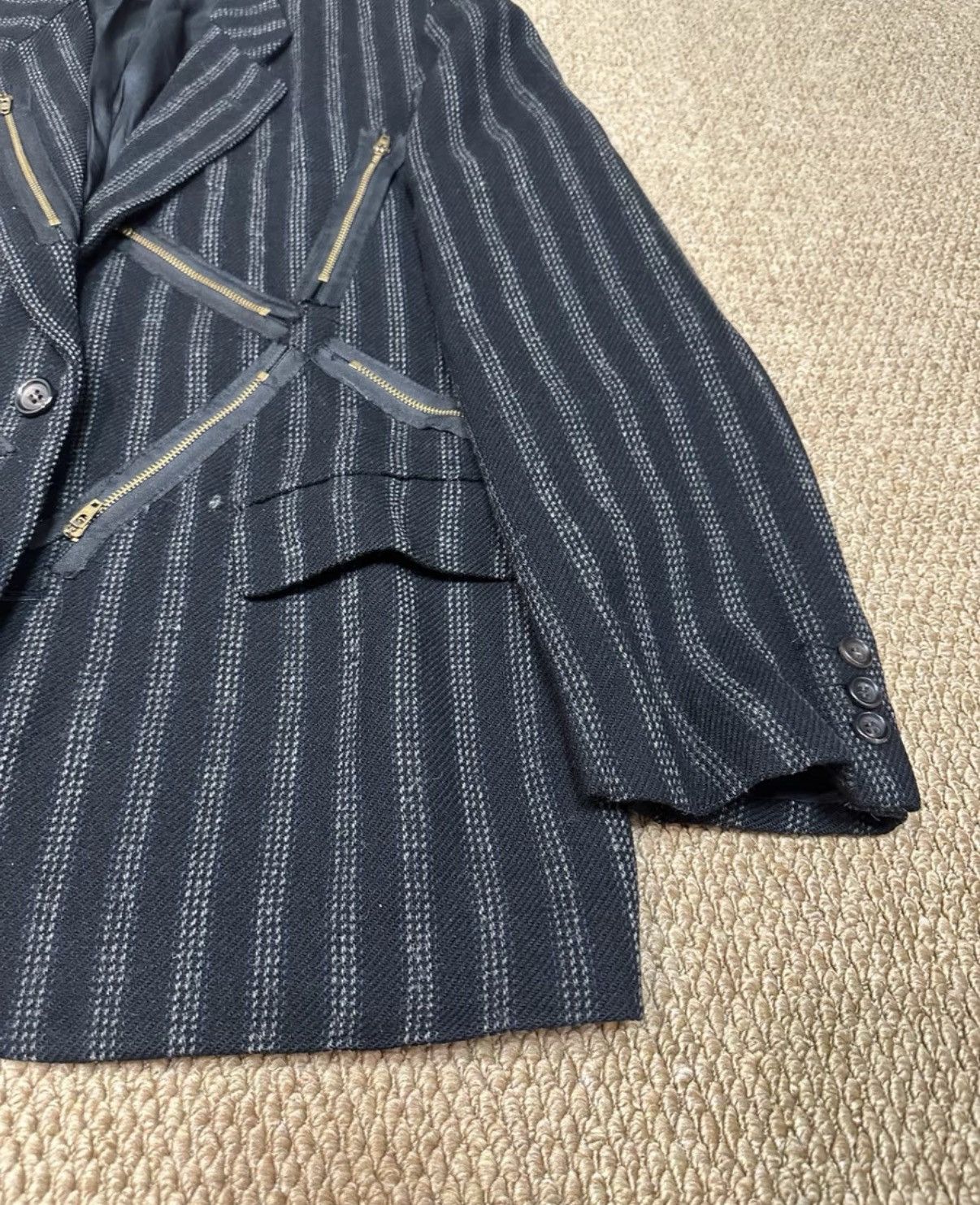 Comme des Garcons Comme des Garçons Vertical Stripe Zip Blazer K23 Size US S / EU 44-46 / 1 - 5 Thumbnail